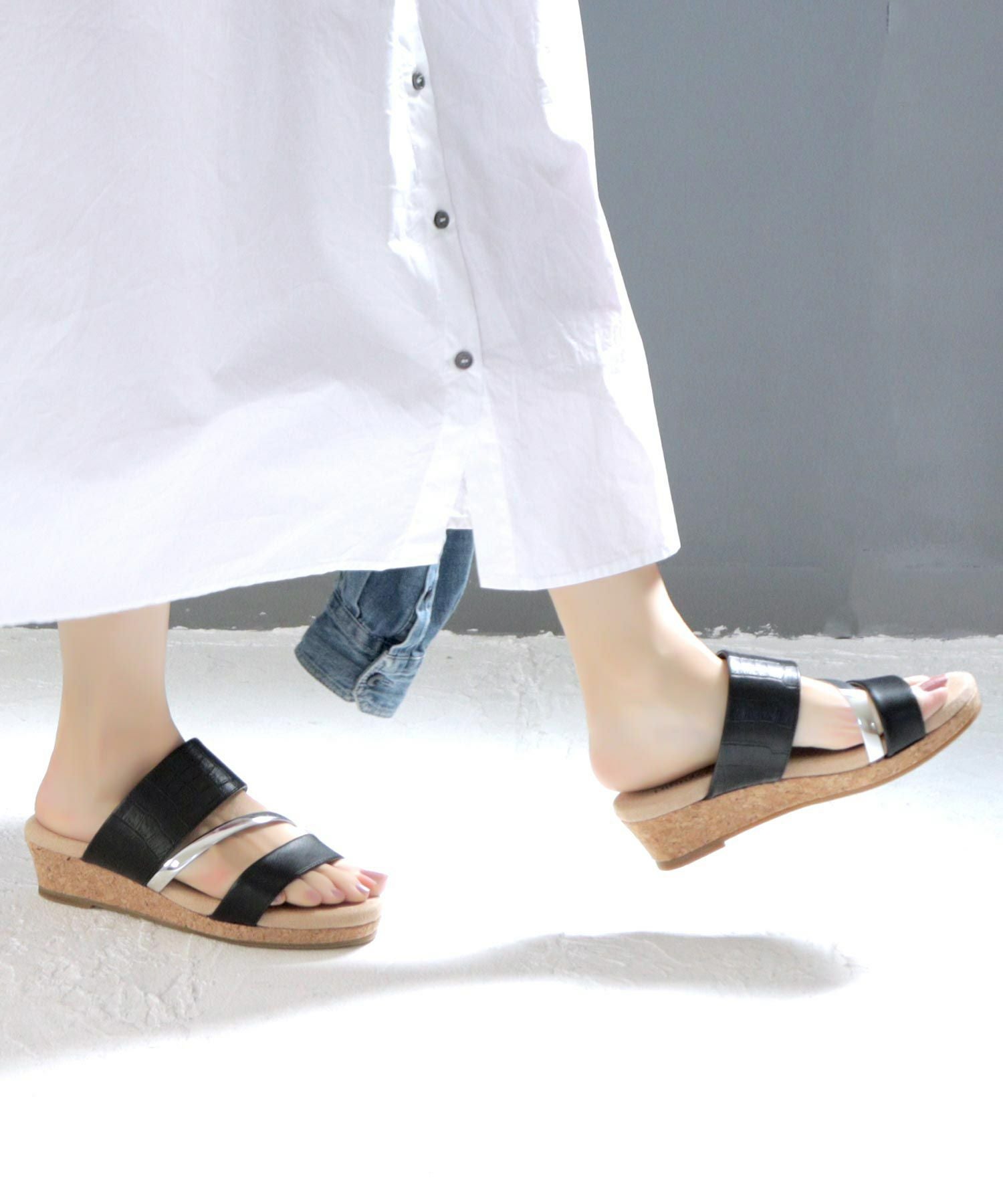 【4E幅広・大きいサイズ】4cmウェッジソール 3連ベルトサンダル