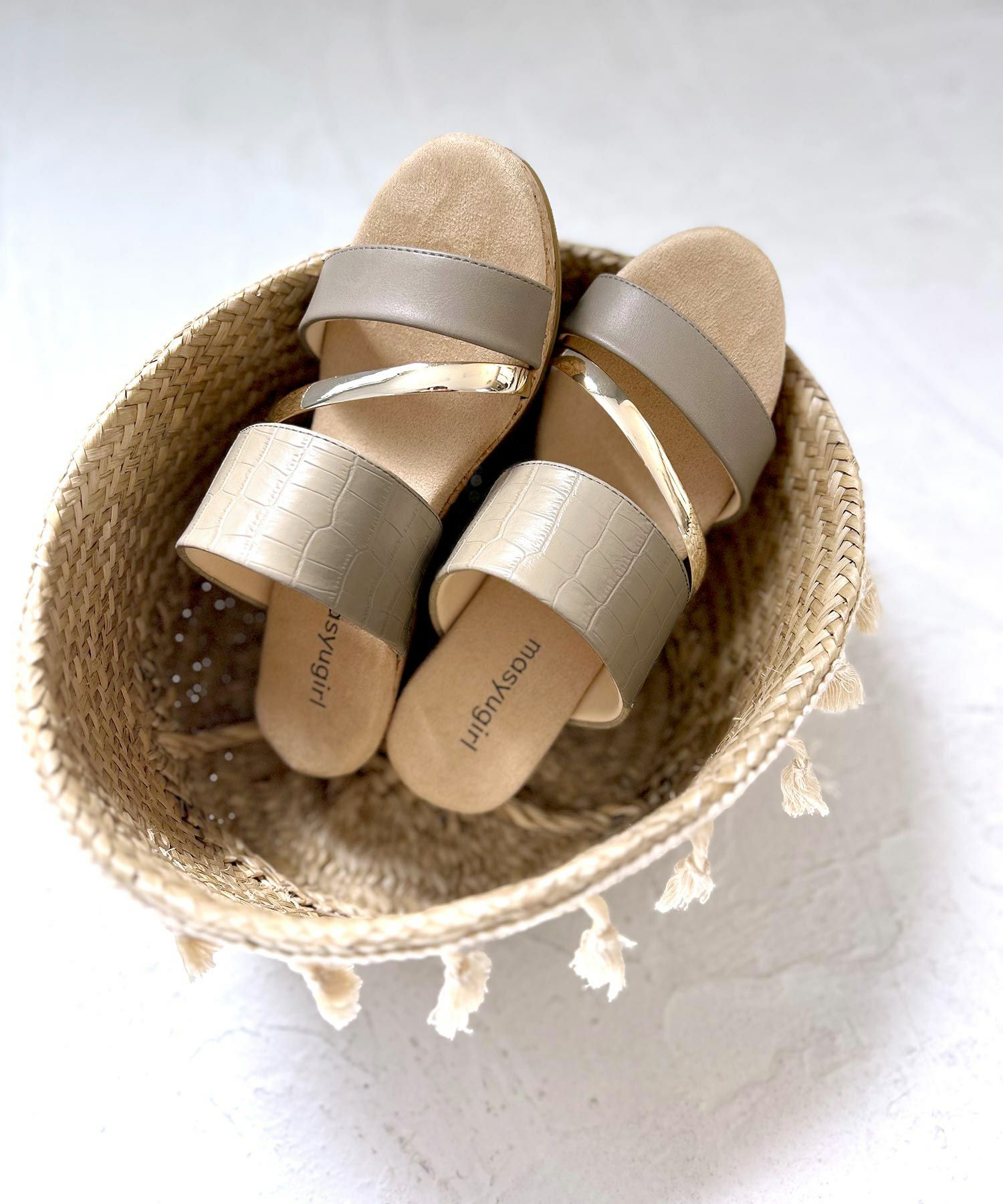 【4E幅広・大きいサイズ】4cmウェッジソール 3連ベルトサンダル