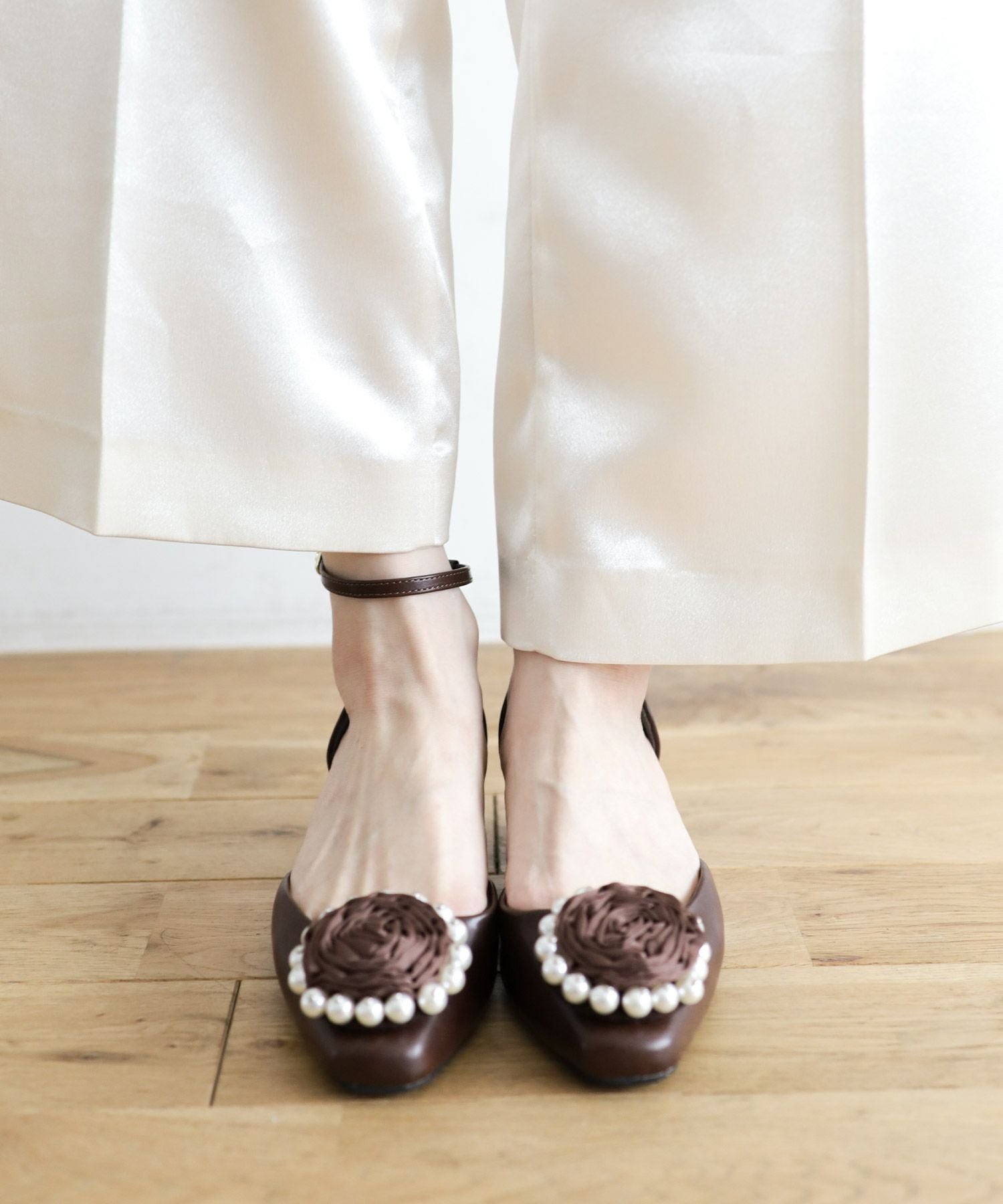 パールローズストラップパンプス