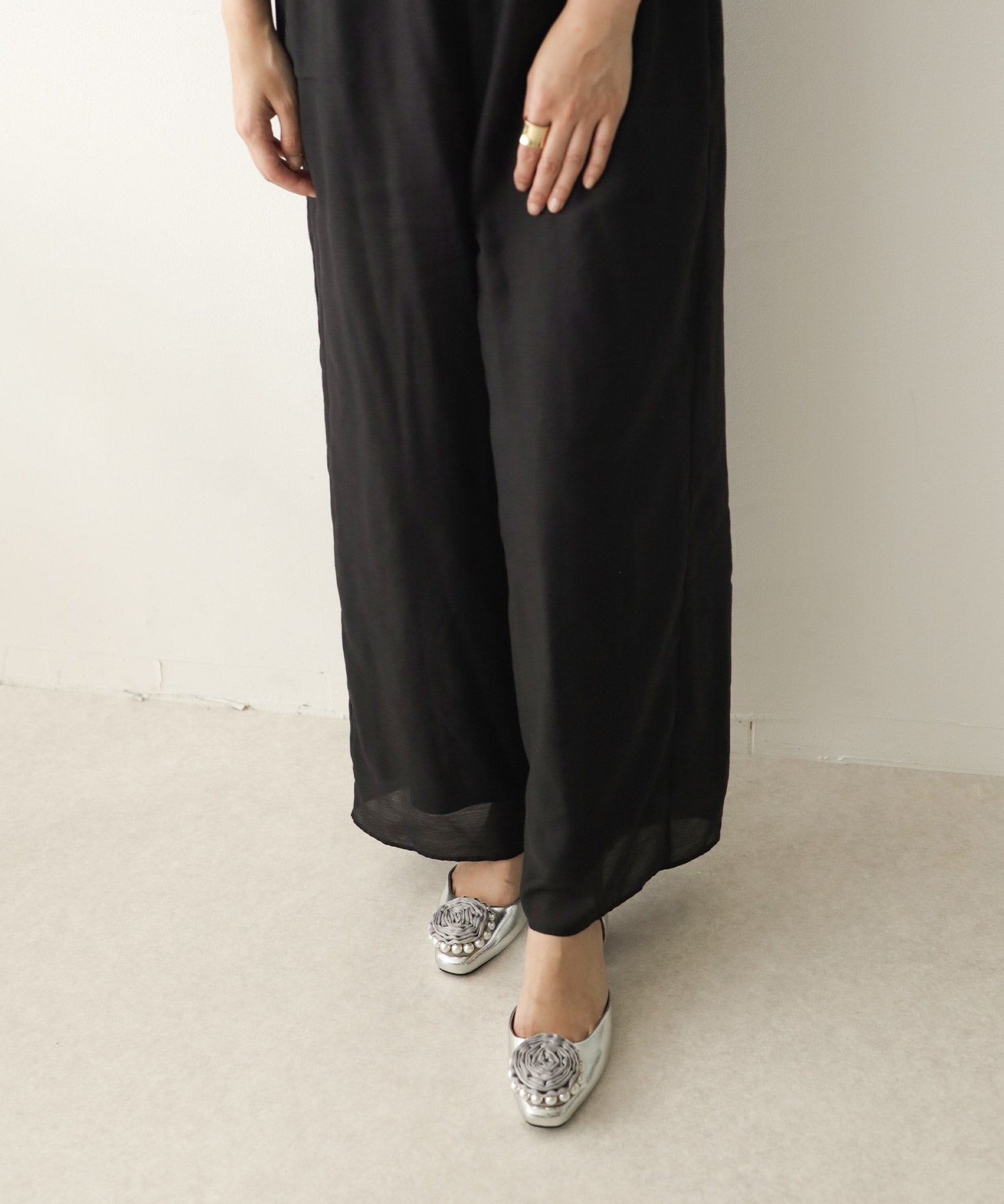 パールローズストラップパンプス