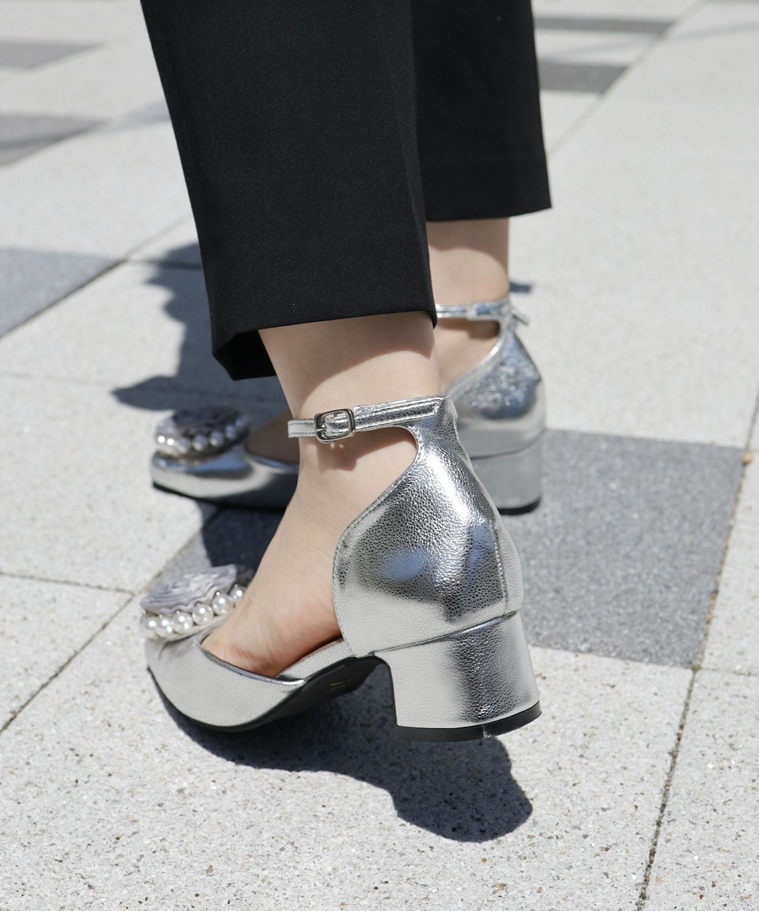 パールローズストラップパンプス