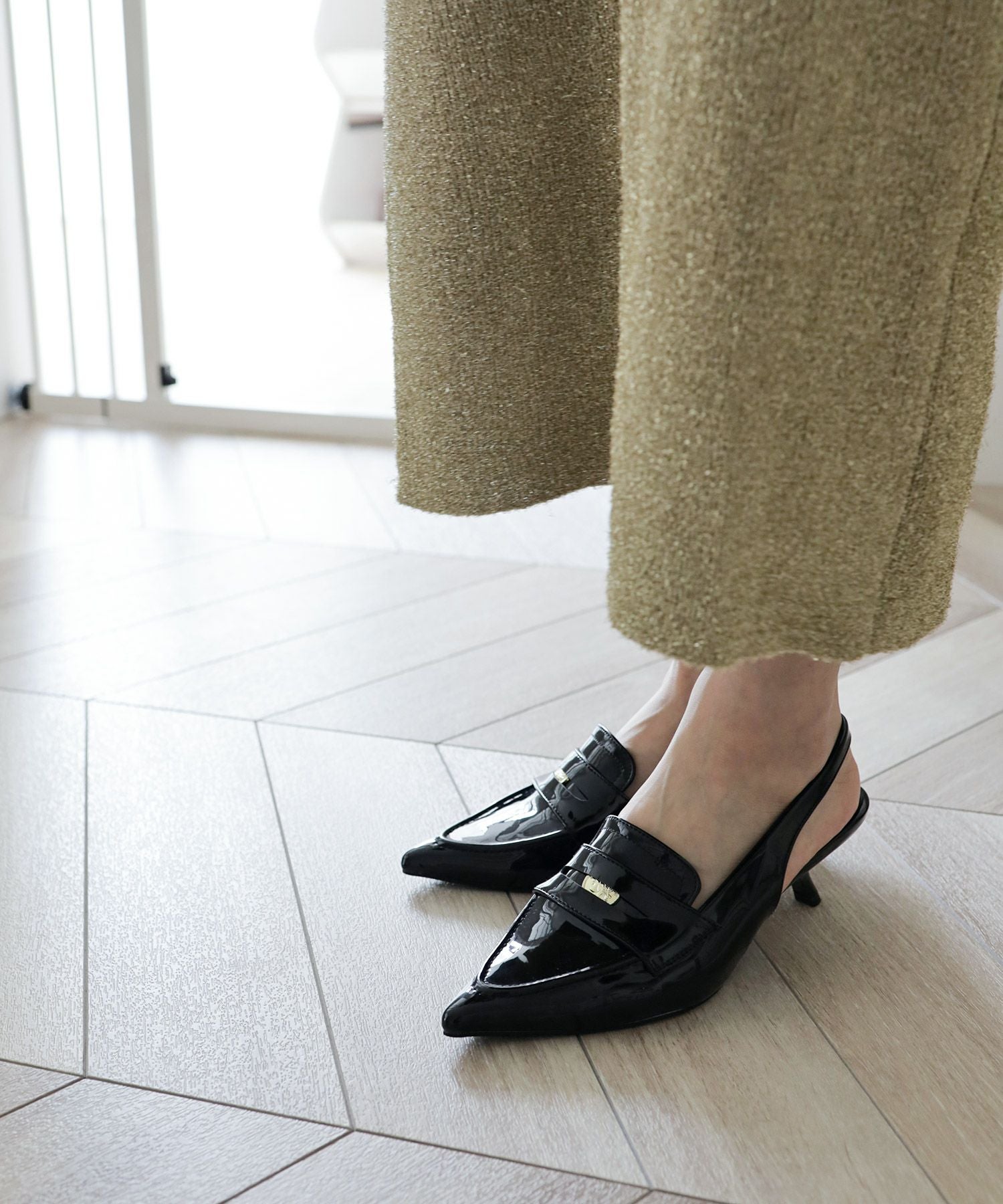 カーブヒールコインローファースリングバックパンプス▲返品不可