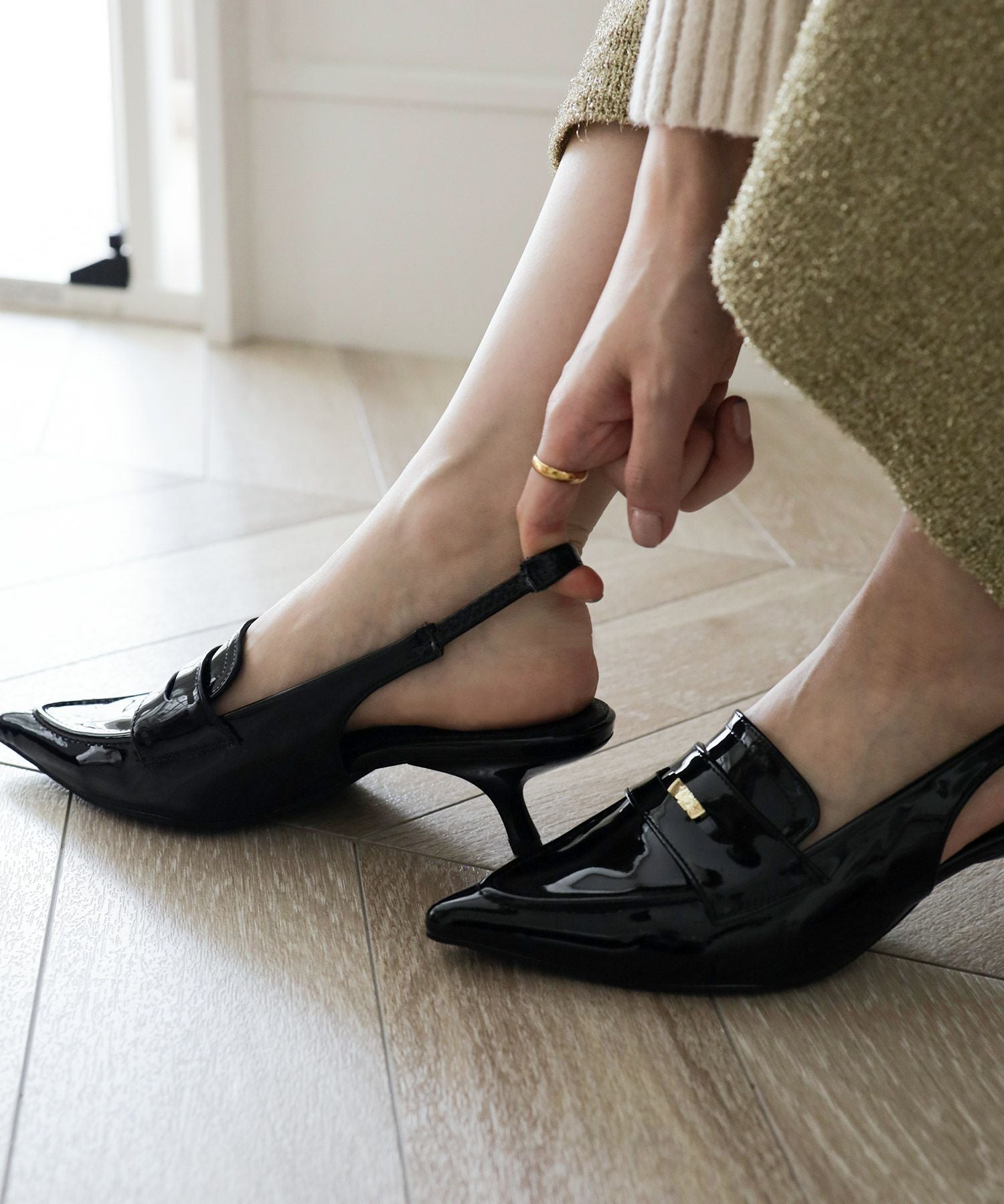 カーブヒールコインローファースリングバックパンプス△返品不可