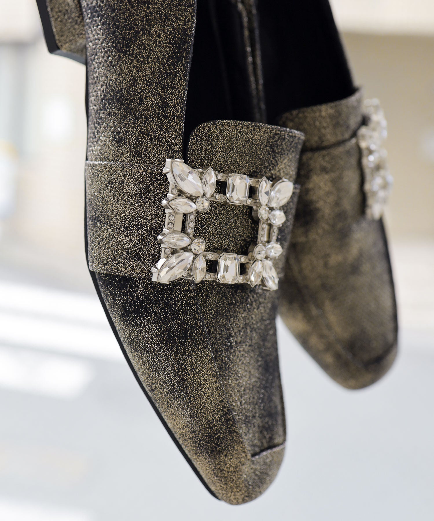 かかとが踏めるビジューモチーフローファー▲返品不可