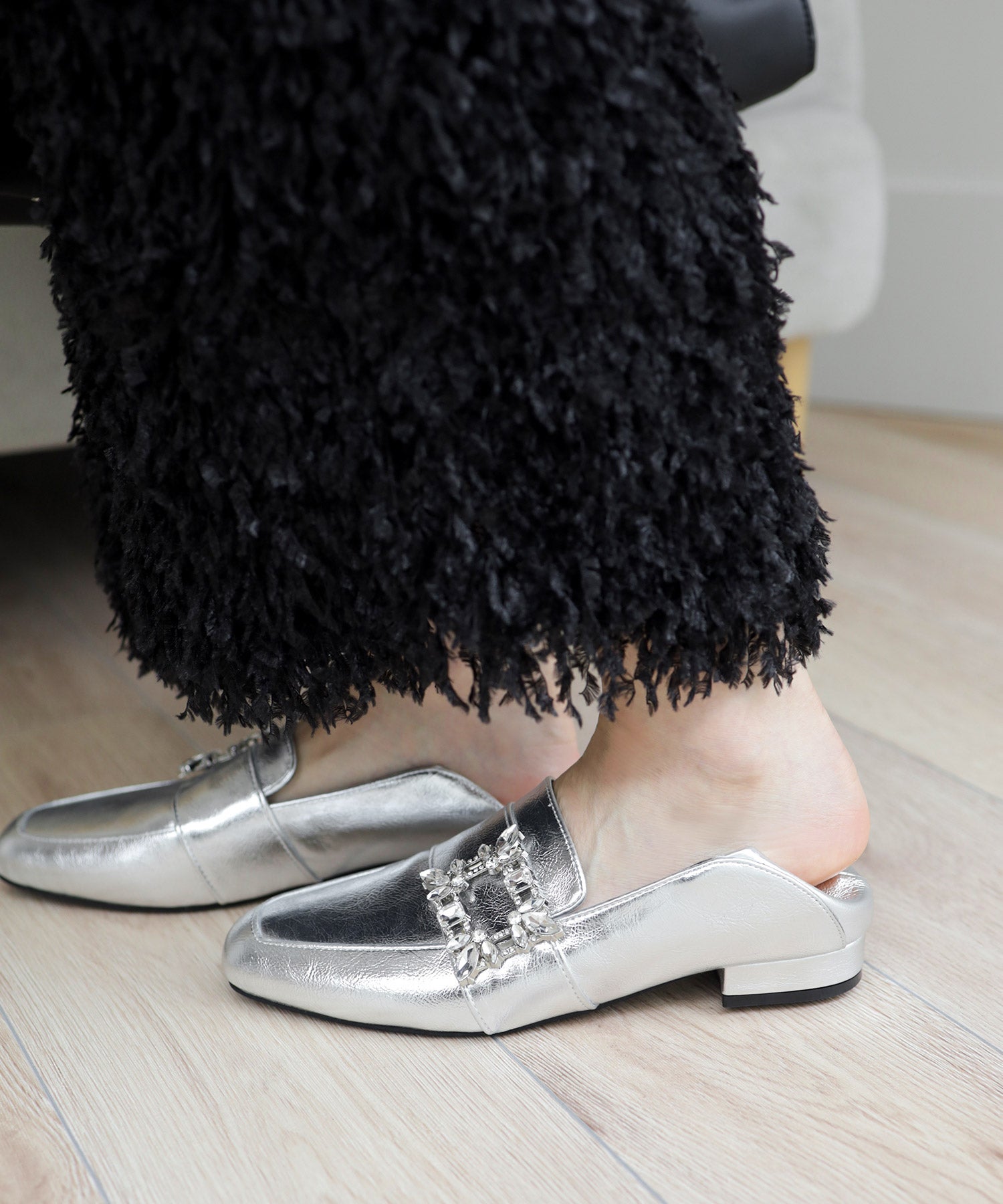 かかとが踏めるビジューモチーフローファー▲返品不可