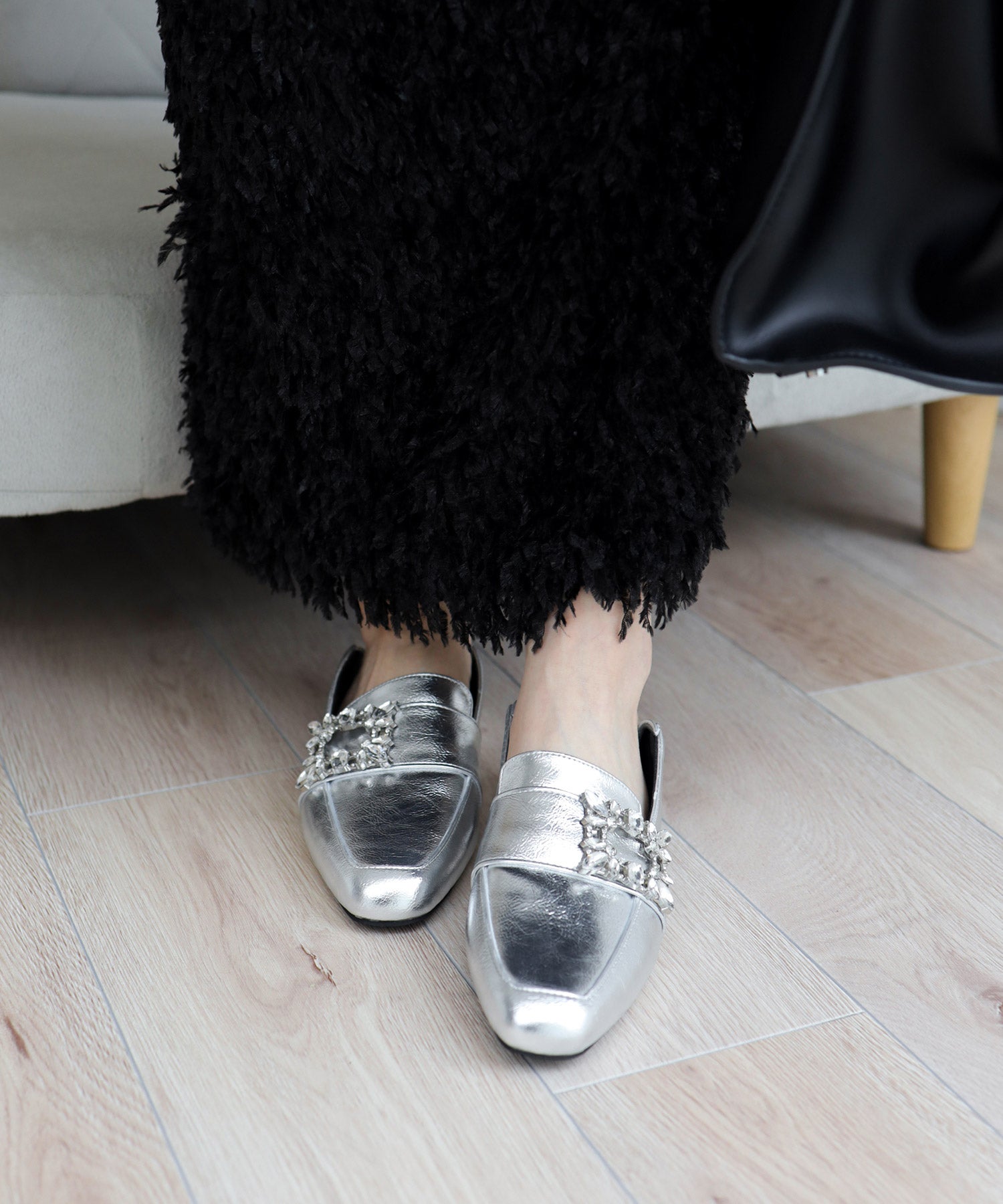 かかとが踏めるビジューモチーフローファー▲返品不可