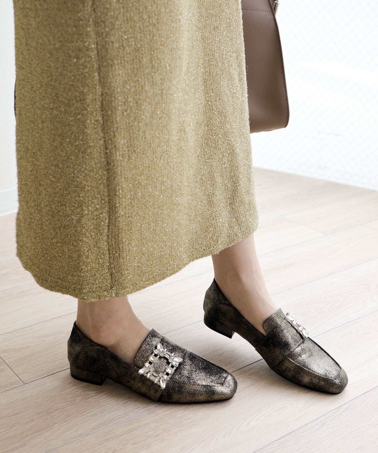 かかとが踏めるビジューモチーフローファー▲返品不可