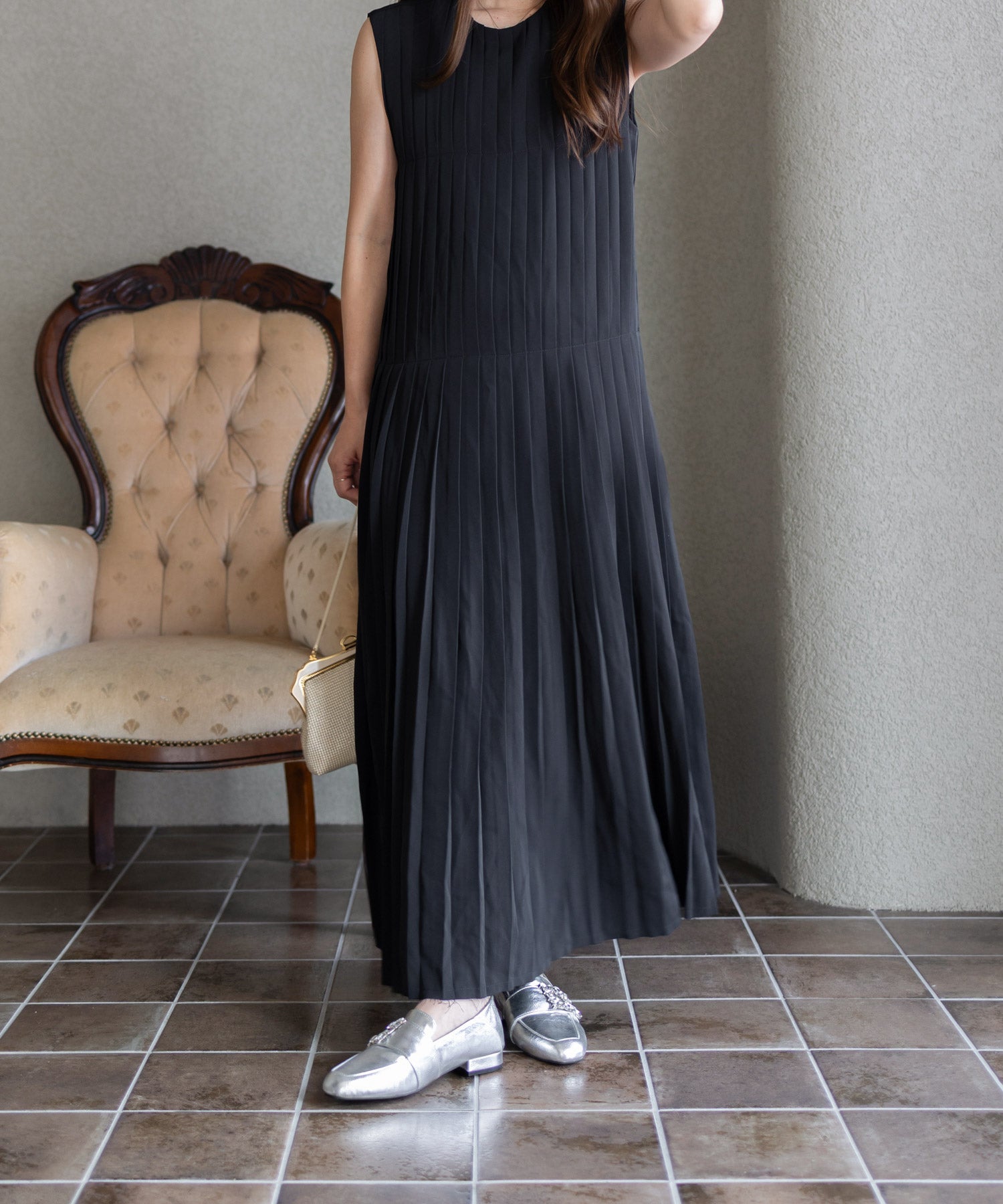 かかとが踏めるビジューモチーフローファー▲返品不可