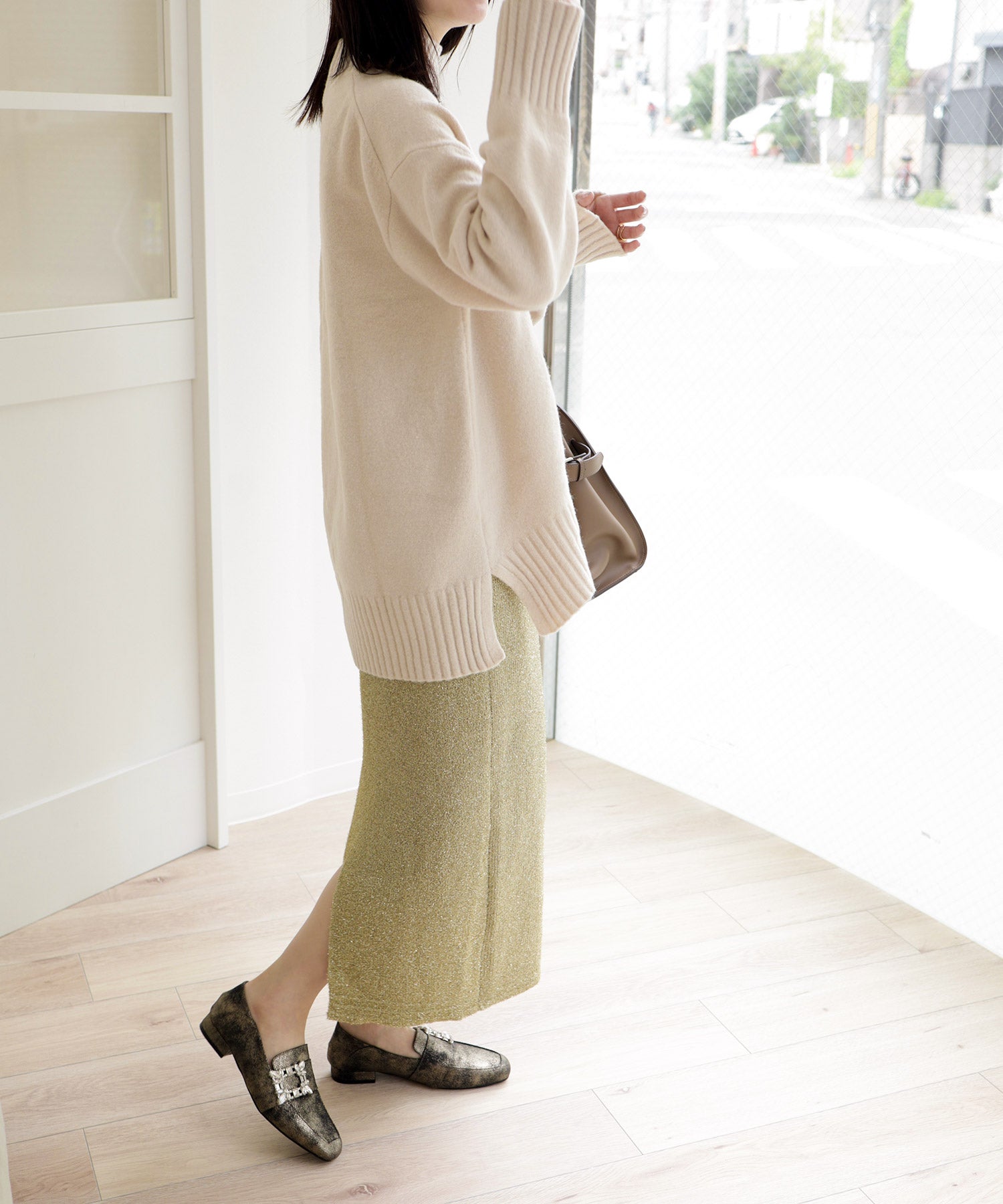 かかとが踏めるビジューモチーフローファー▲返品不可