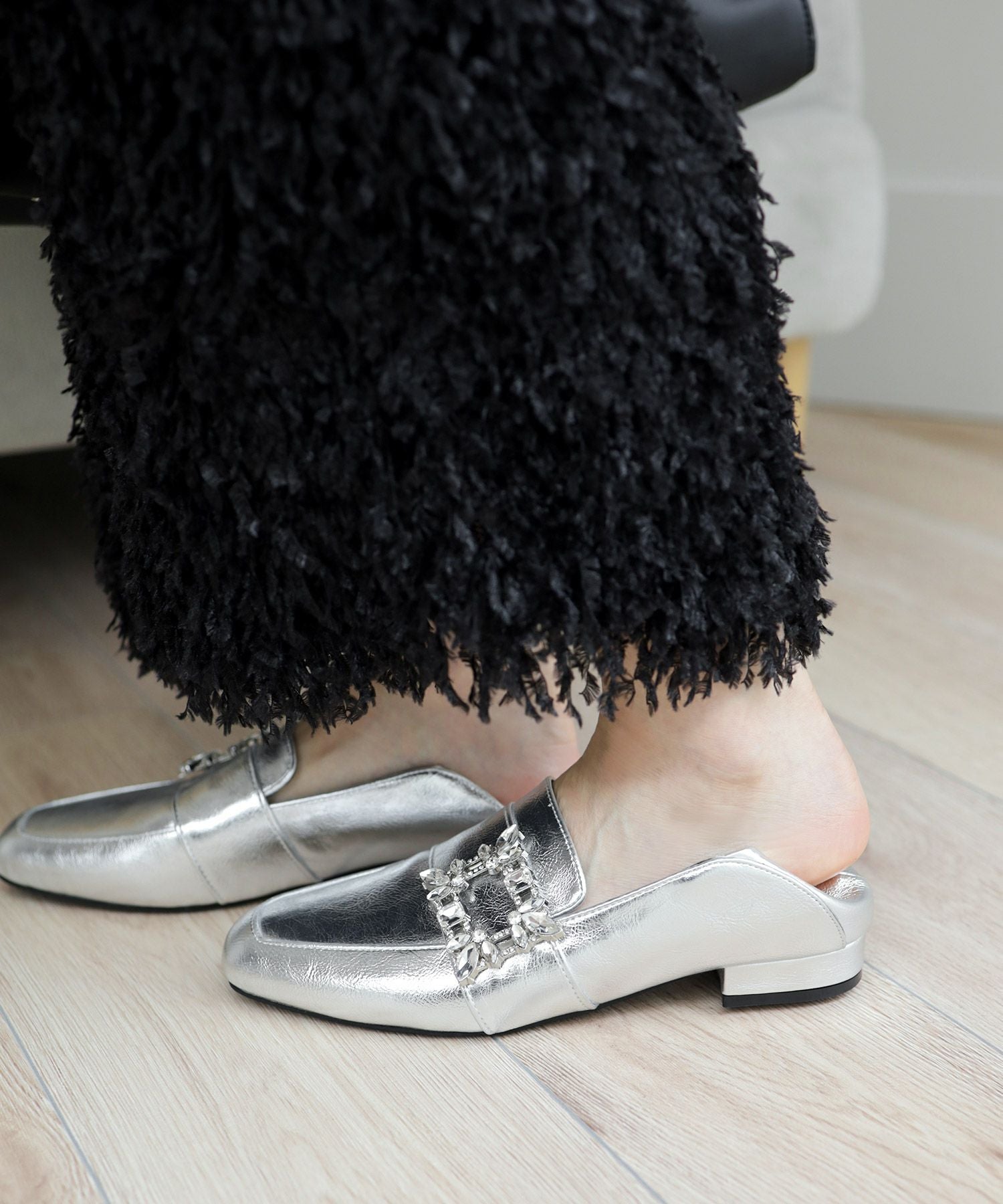 かかとが踏めるビジューモチーフローファー▲返品不可