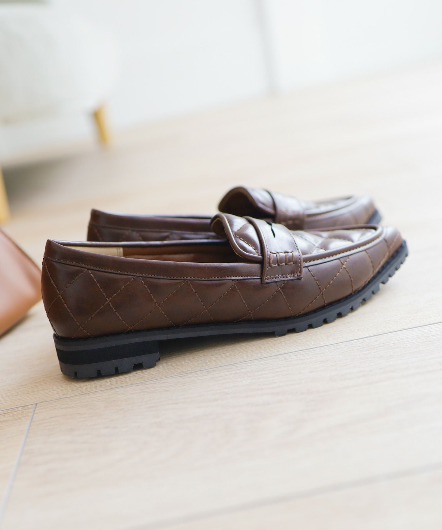 軽量厚底キルティングポインテッドトゥローファー▲返品不可