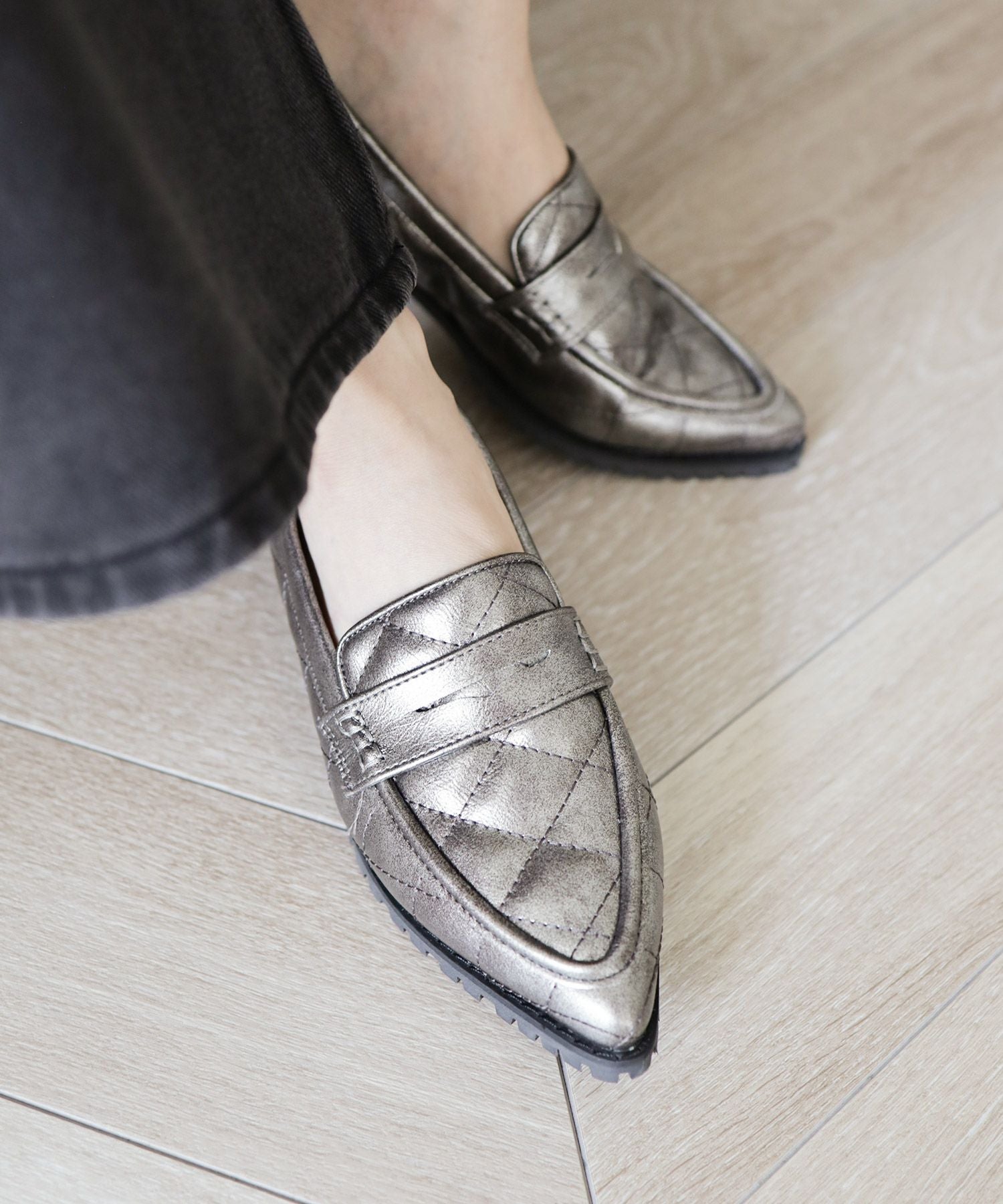 軽量厚底キルティングポインテッドトゥローファー▲返品不可