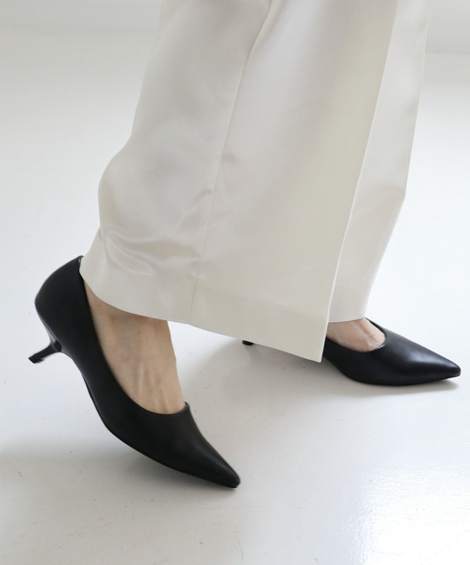 カーブヒールポインテッドトゥパンプス | SESTO(セスト)|レディース