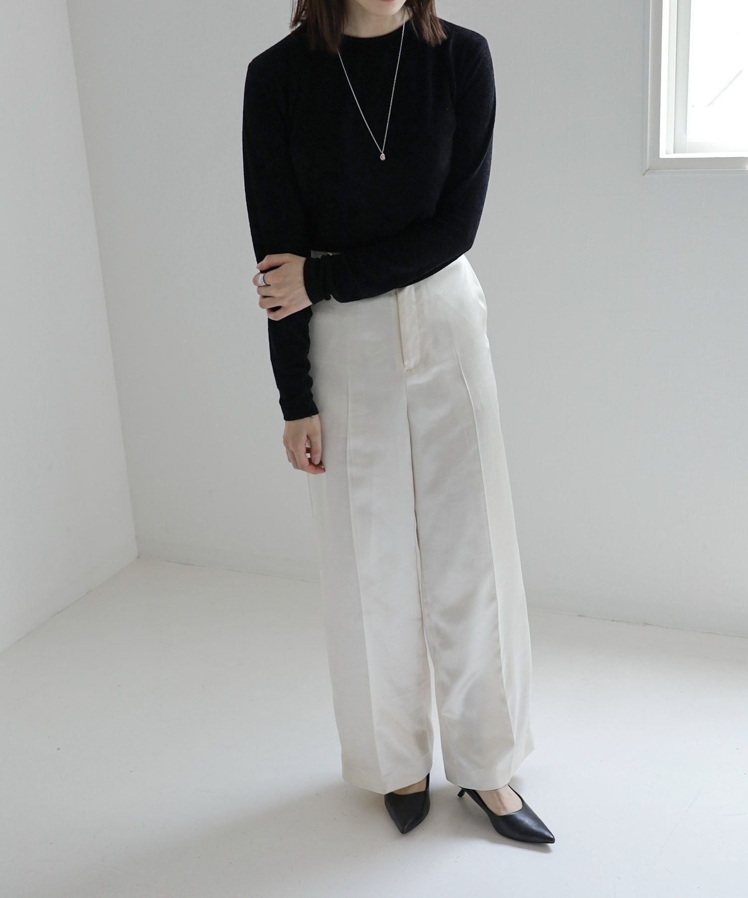 カーブヒールポインテッドトゥパンプス