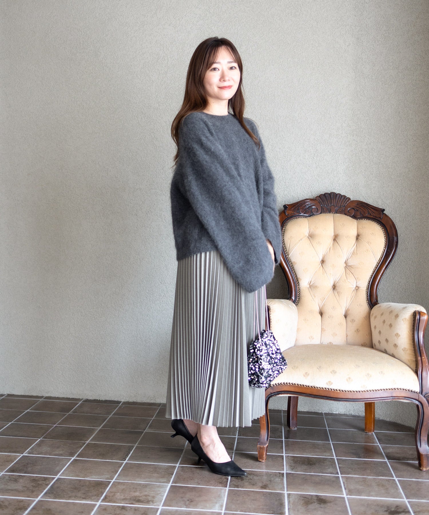 カーブヒールポインテッドトゥパンプス