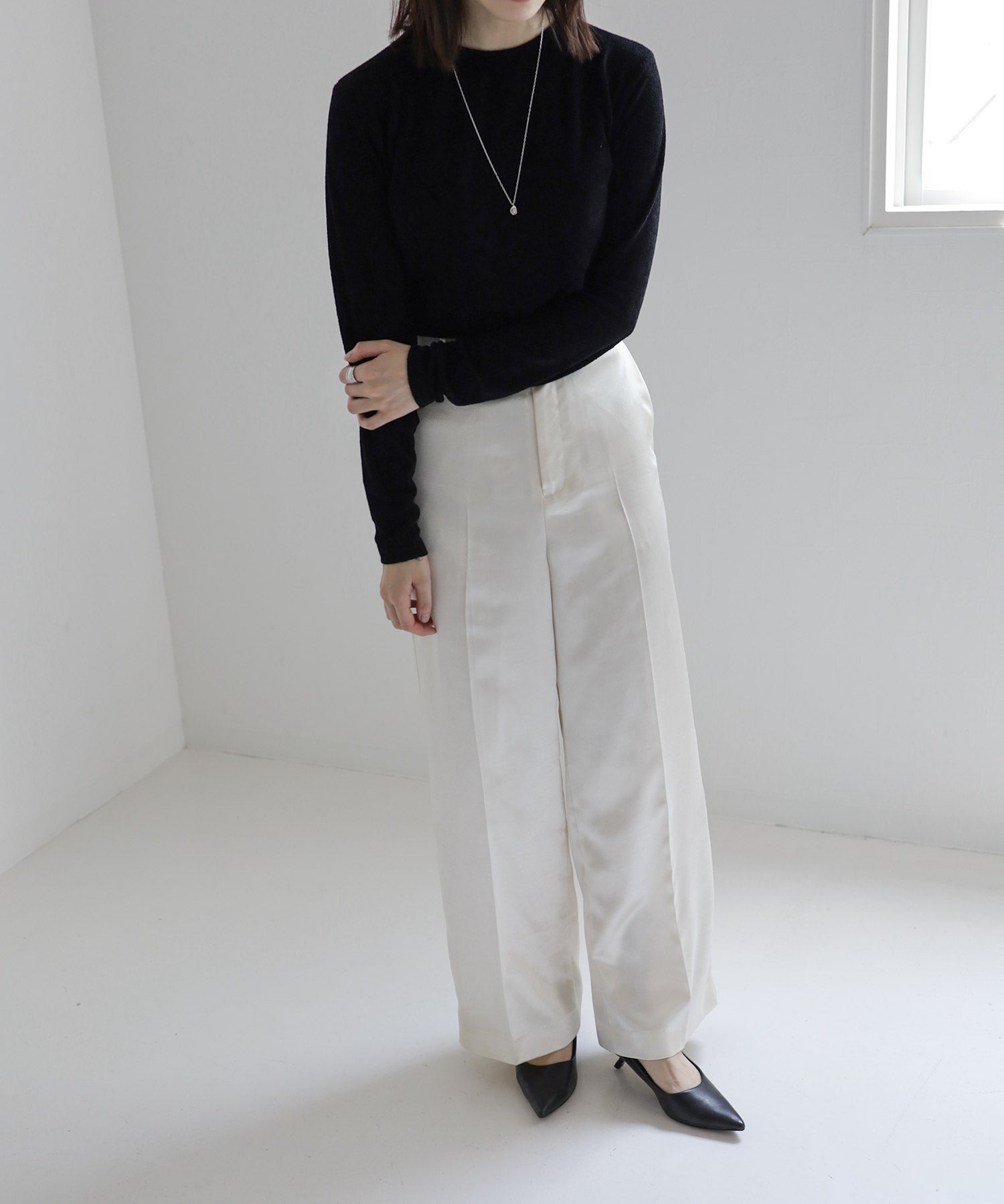 カーブヒールポインテッドトゥパンプス