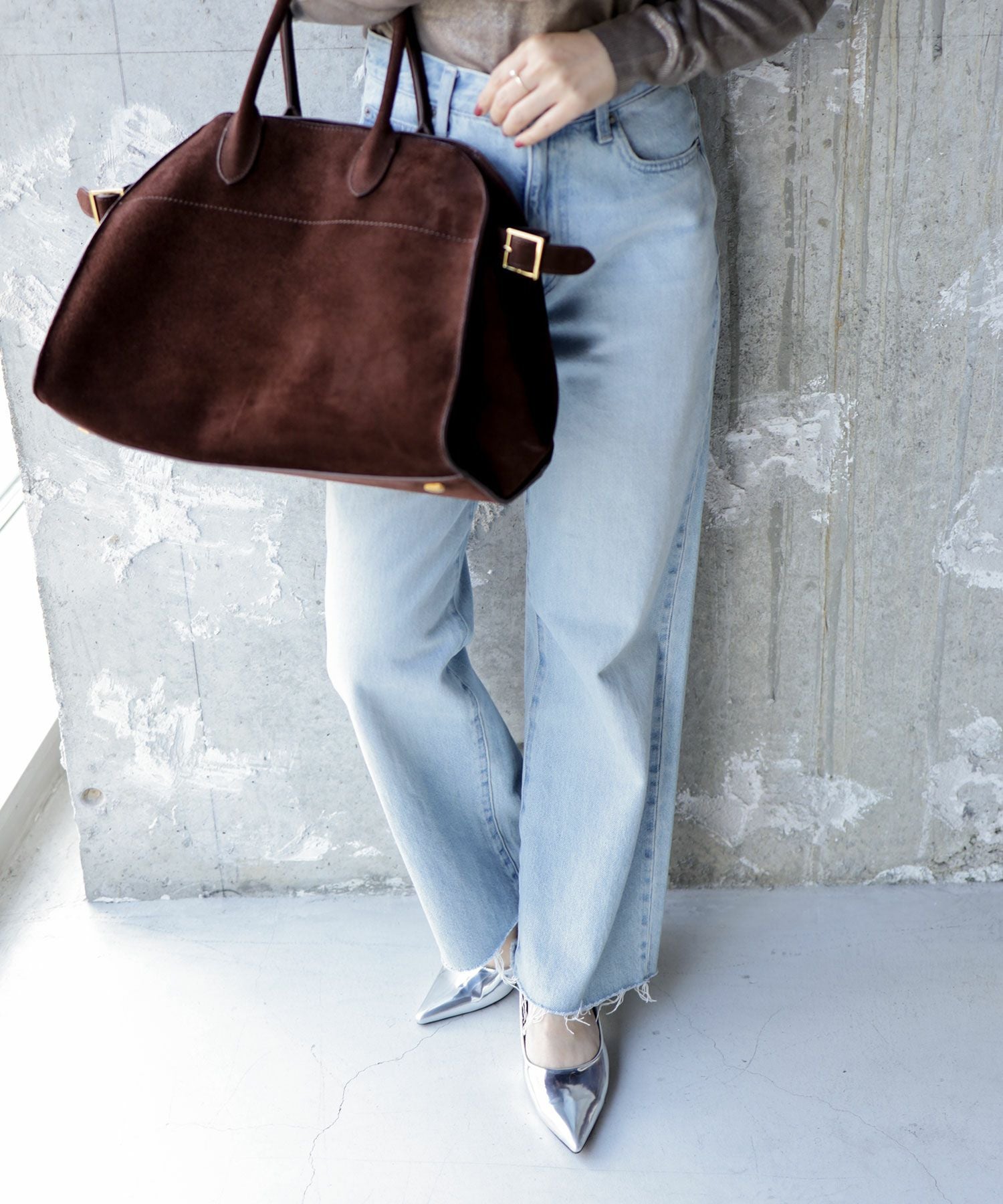 カーブヒールポインテッドトゥパンプス