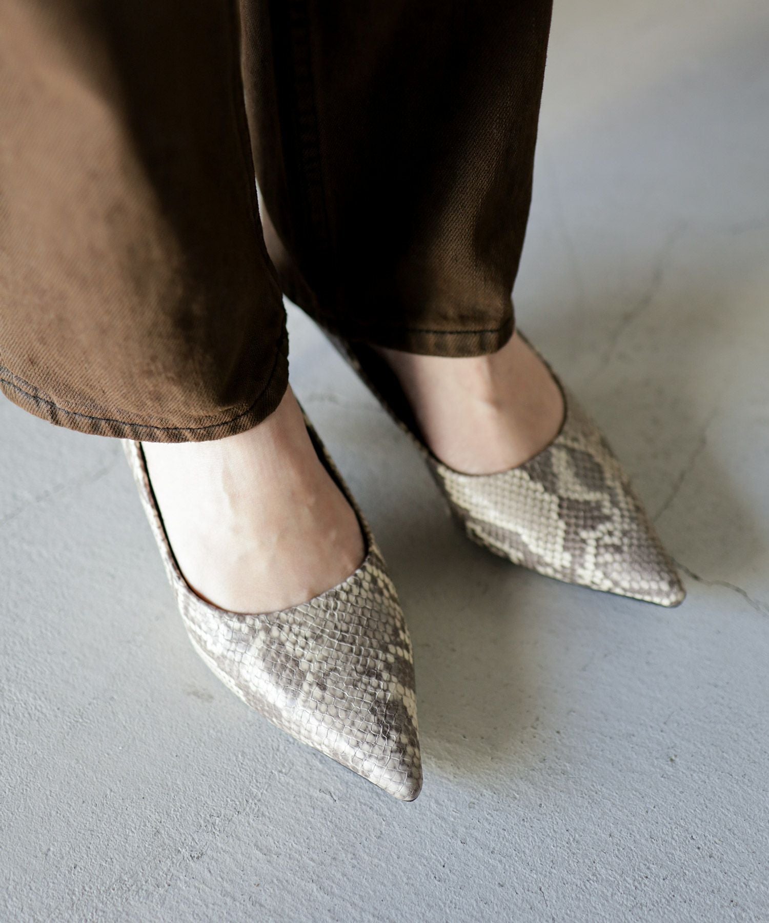 カーブヒールポインテッドトゥパンプス | SESTO(セスト)|レディース