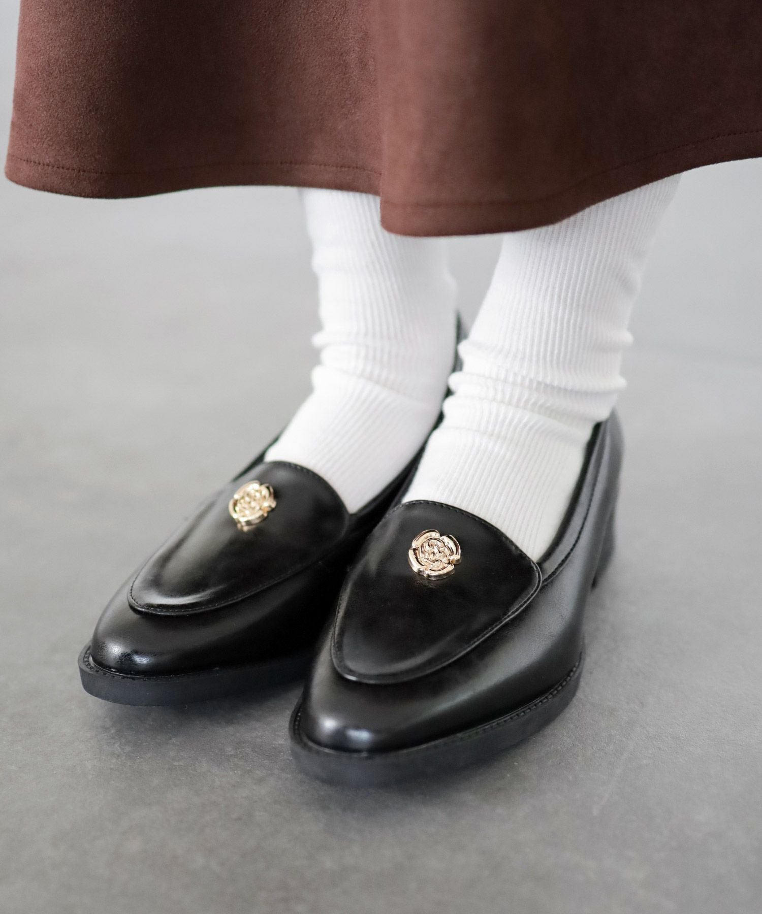 ボタンローファー