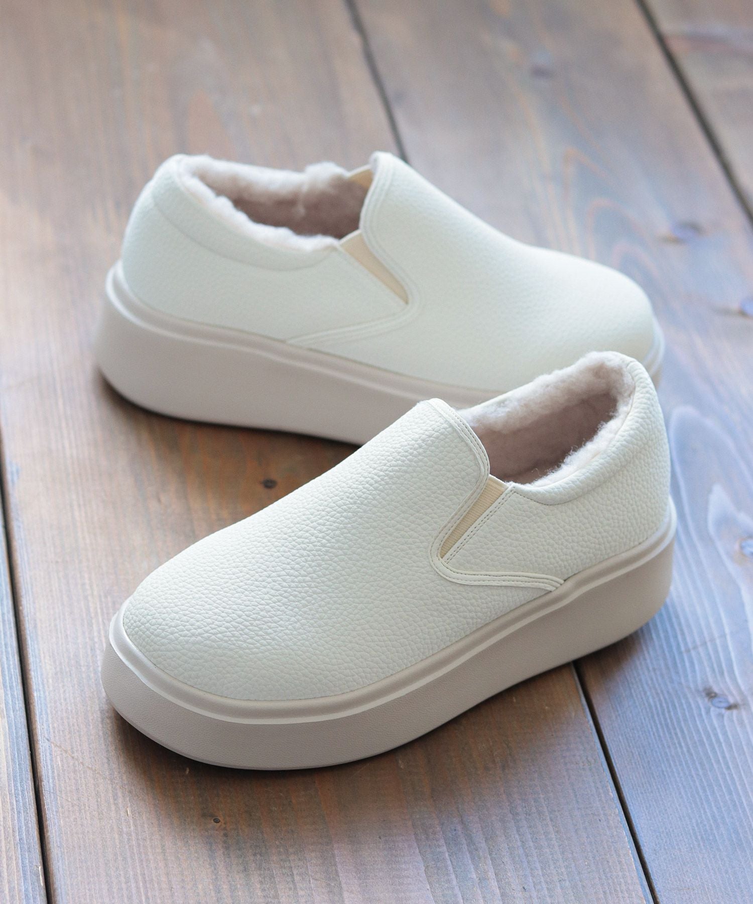 インナーボア軽量厚底スリッポンスニーカー▲返品不可