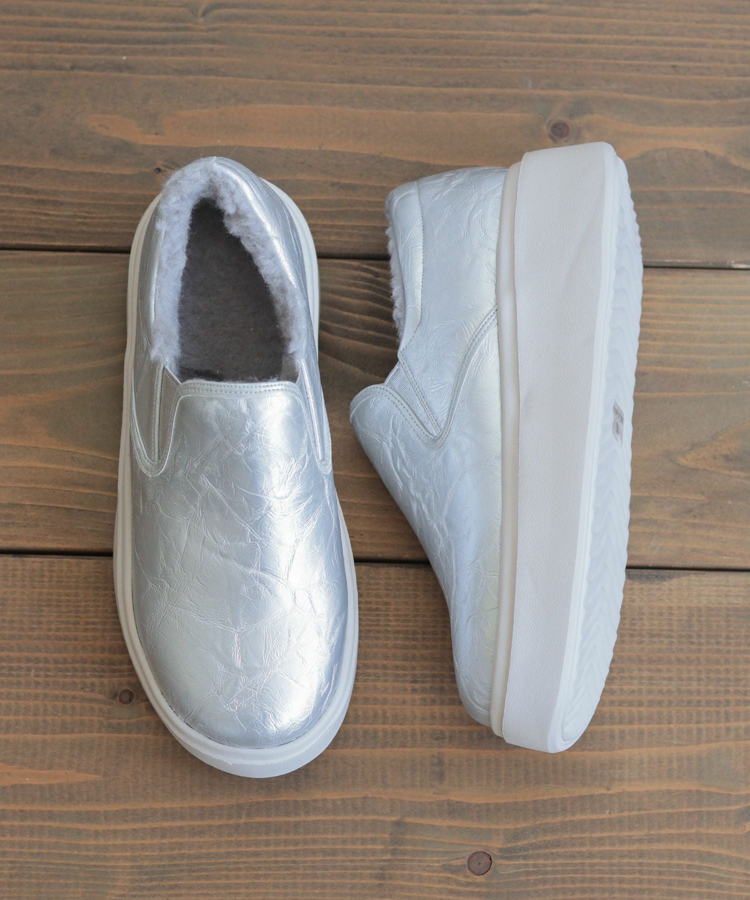 インナーボア軽量厚底スリッポンスニーカー▲返品不可