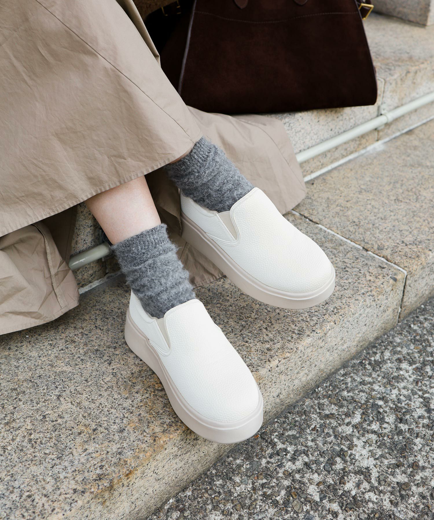 インナーボア軽量厚底スリッポンスニーカー▲返品不可