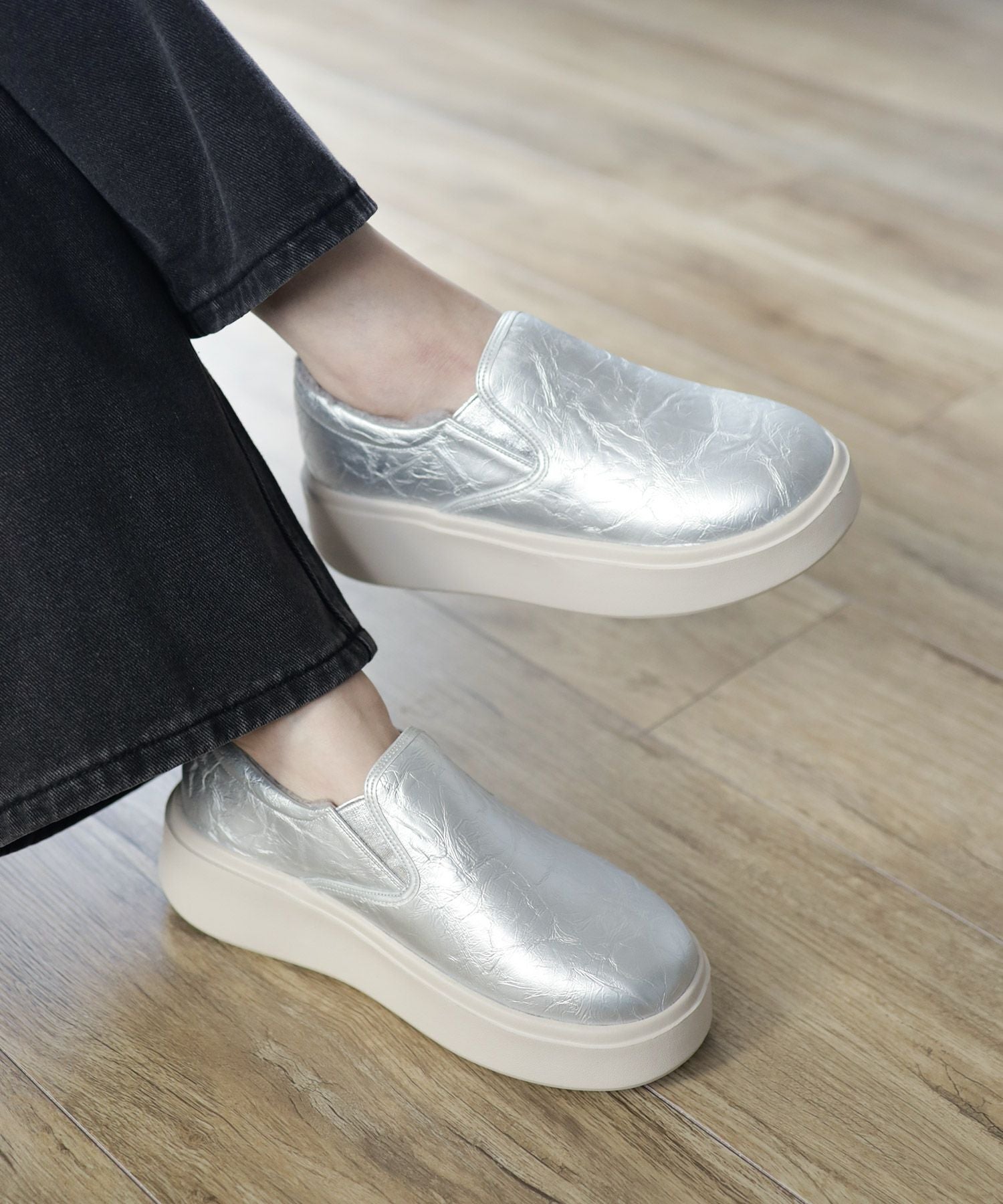 インナーボア軽量厚底スリッポンスニーカー▲返品不可