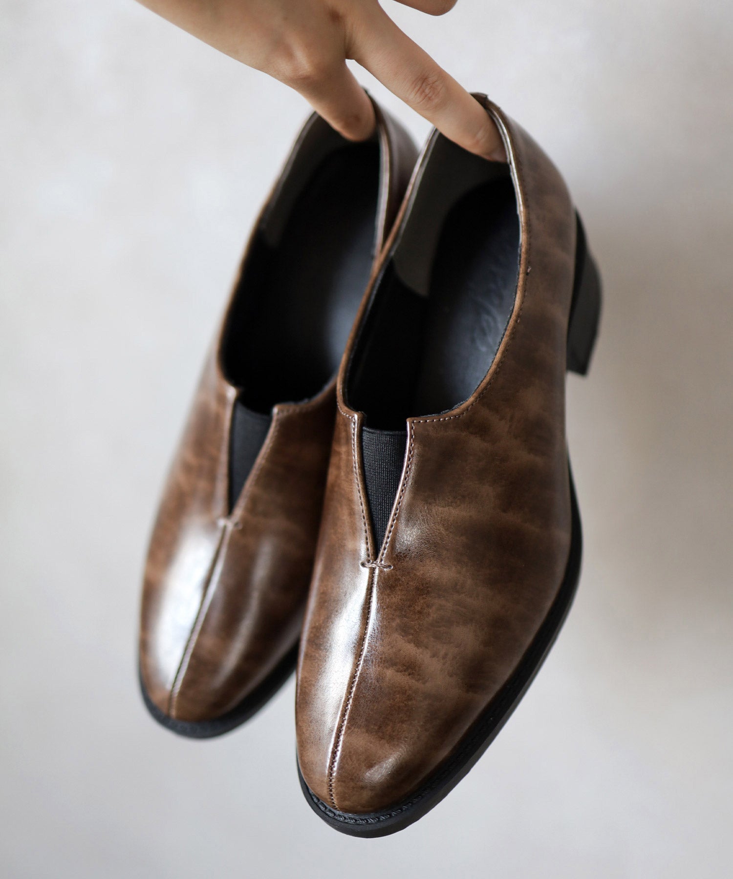 センターカットローファー