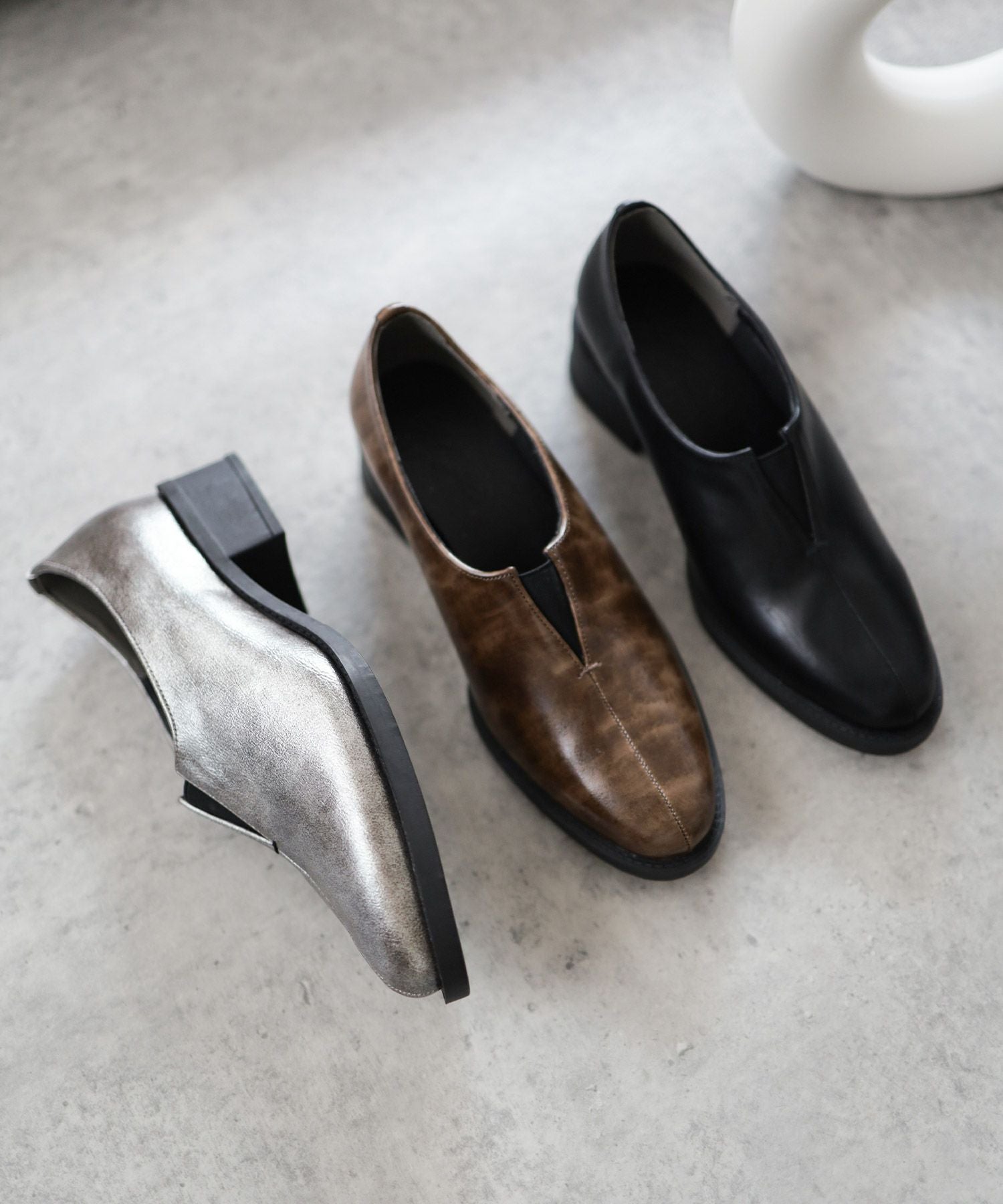 センターカットローファー