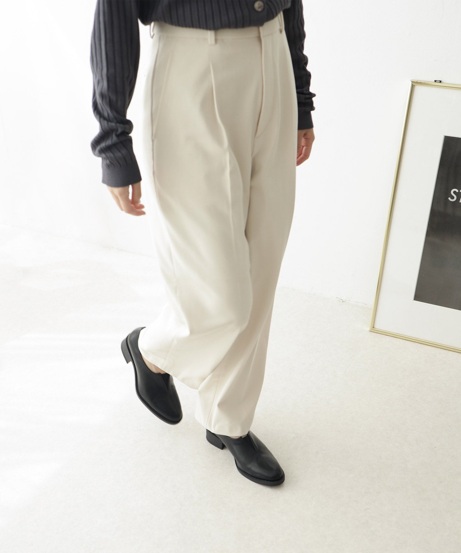 センターカットローファー