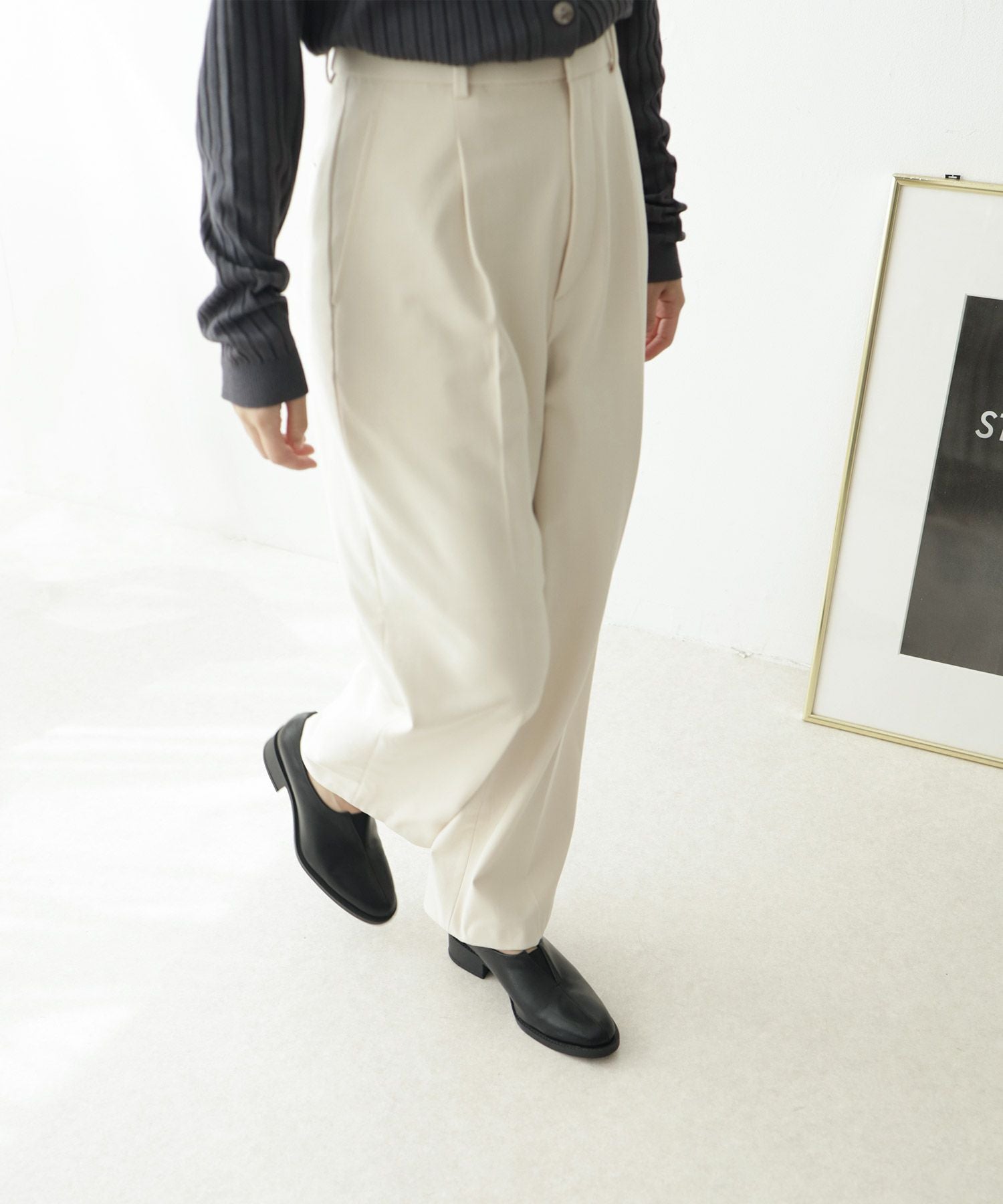 センターカットローファー