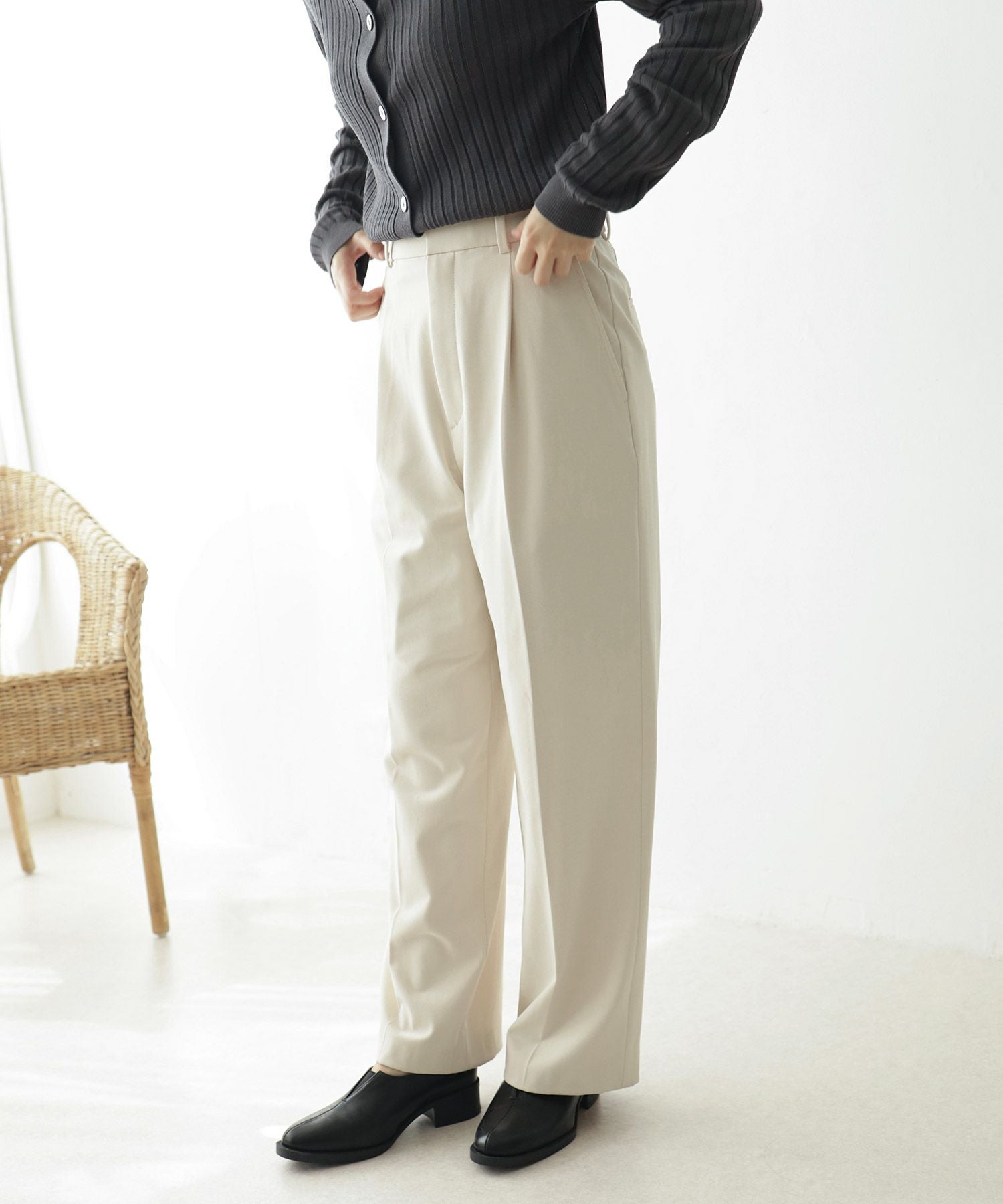 センターカットローファー