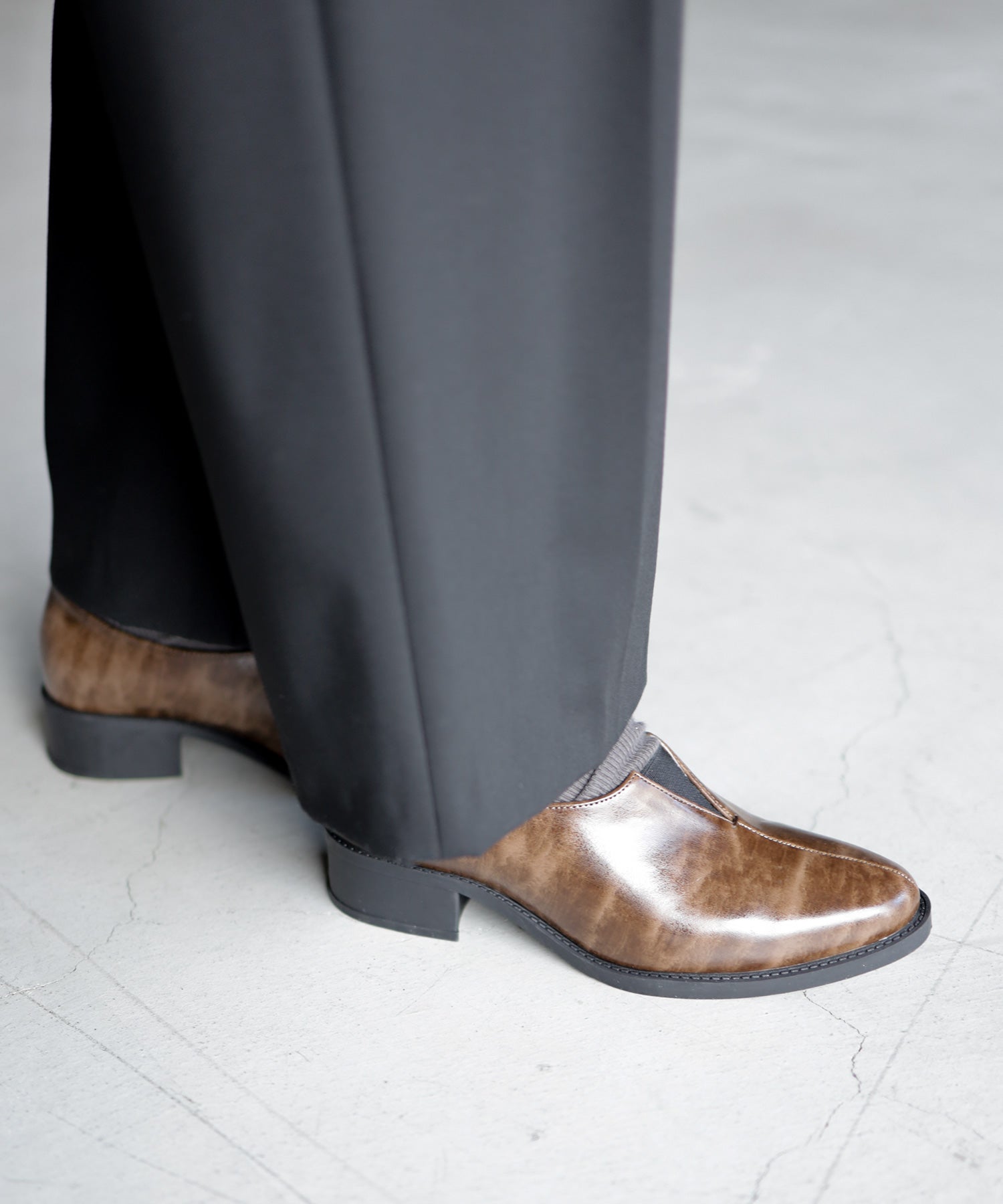 センターカットローファー