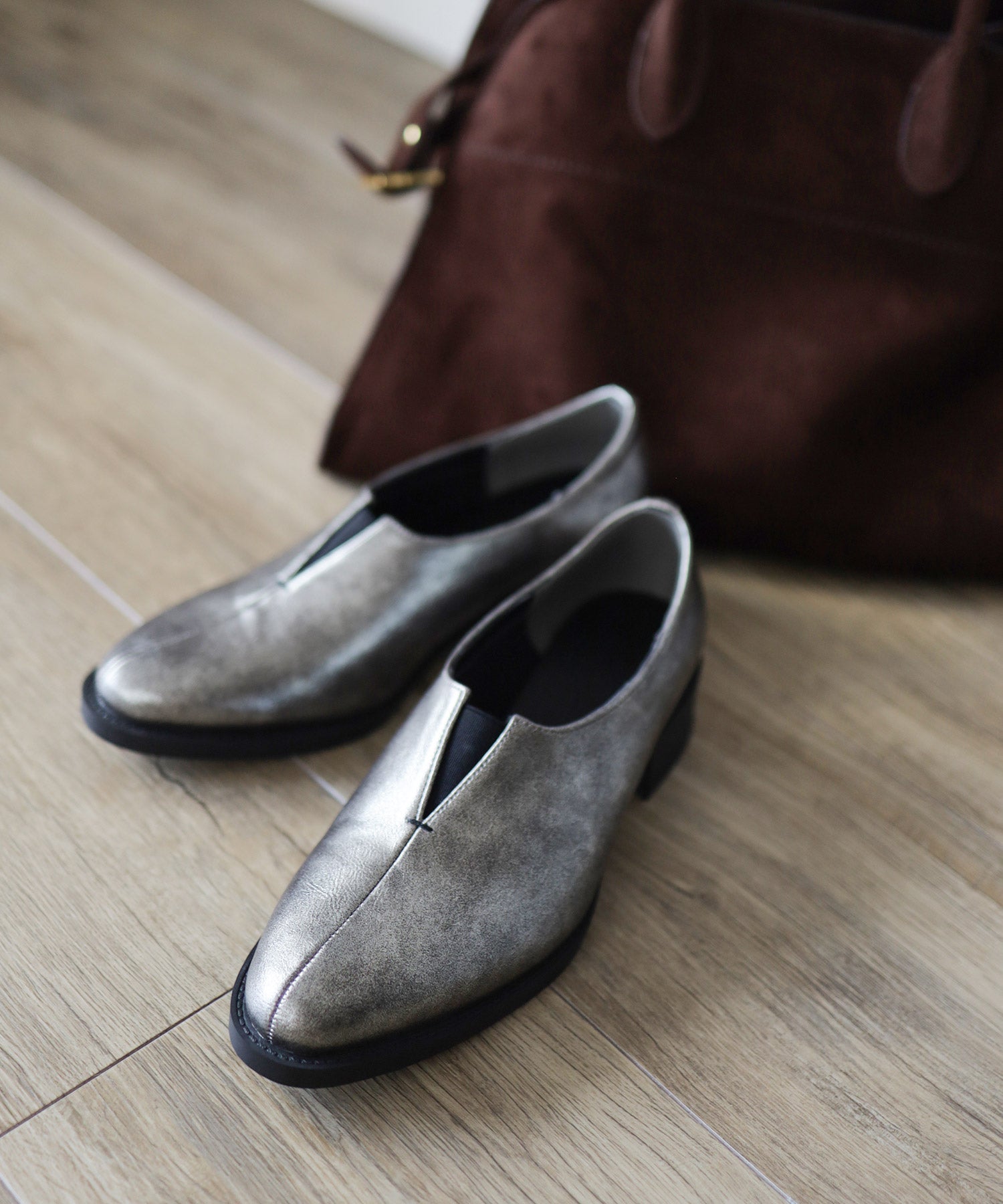 センターカットローファー