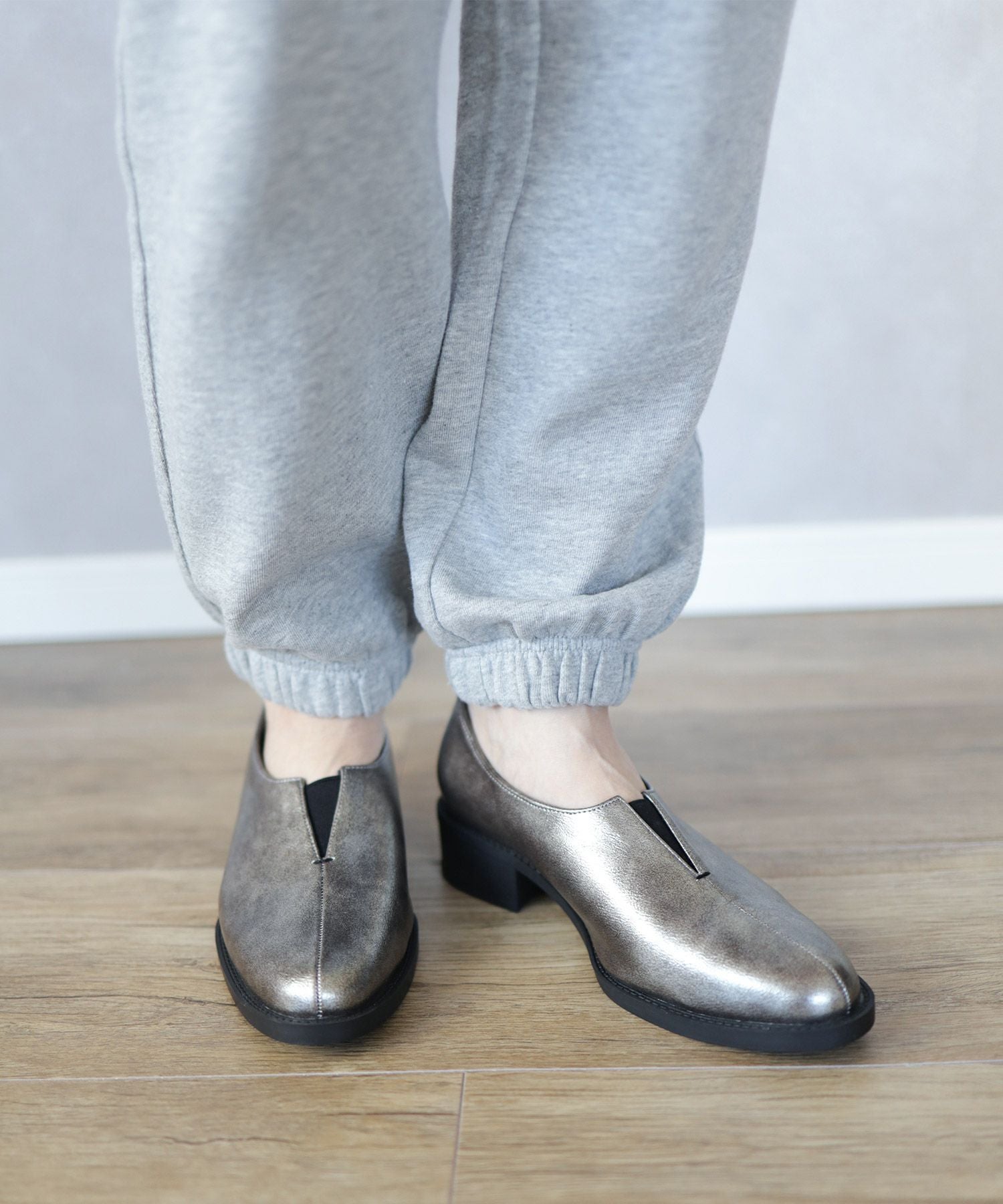 センターカットローファー