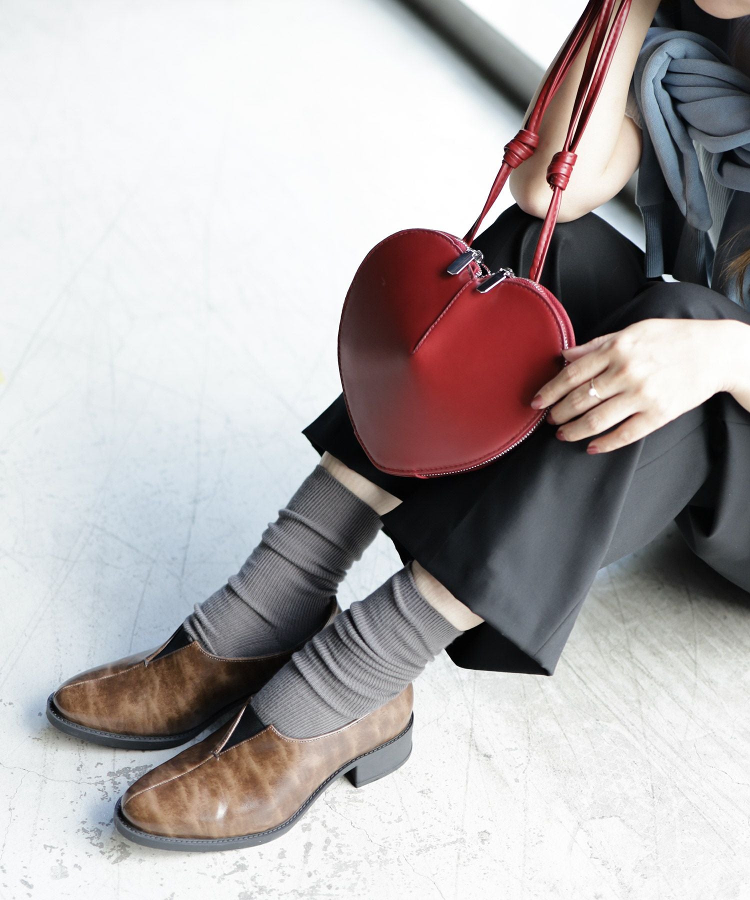 センターカットローファー