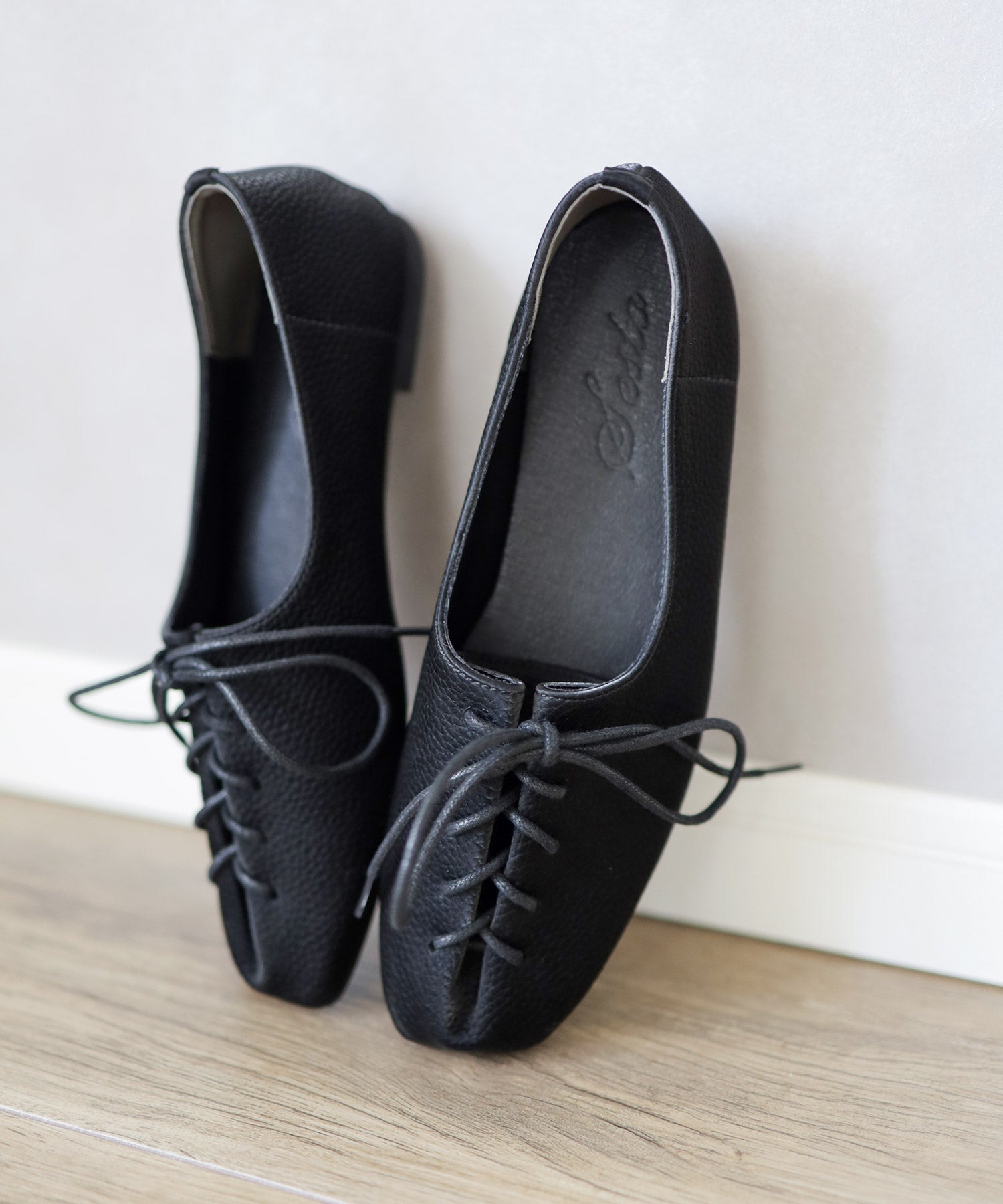 アシメトゥレースアップフラットパンプス▲返品不可