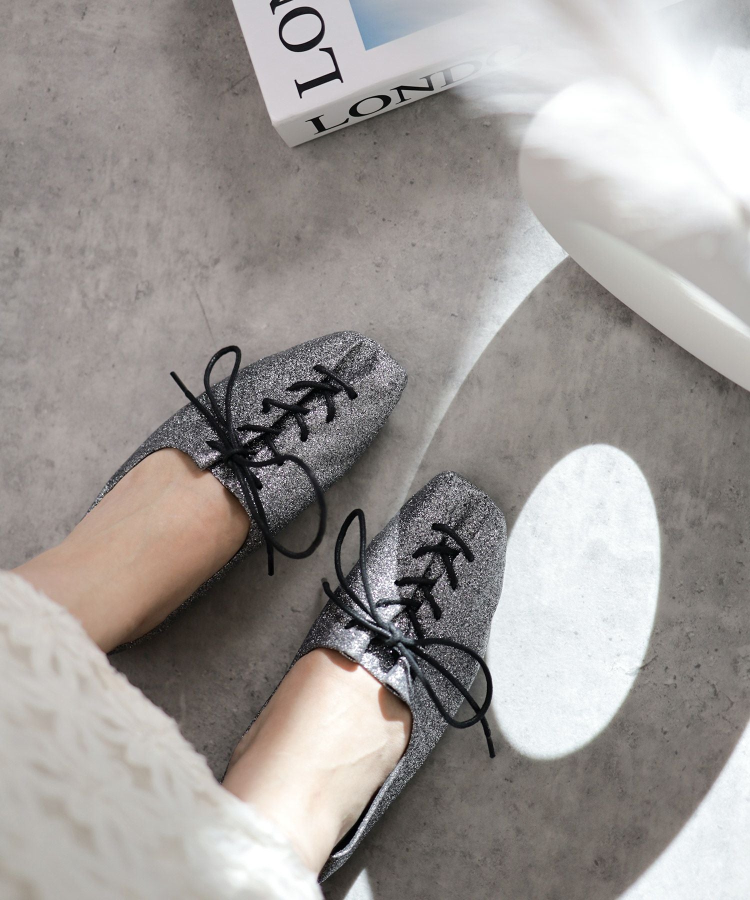 アシメトゥレースアップフラットパンプス▲返品不可