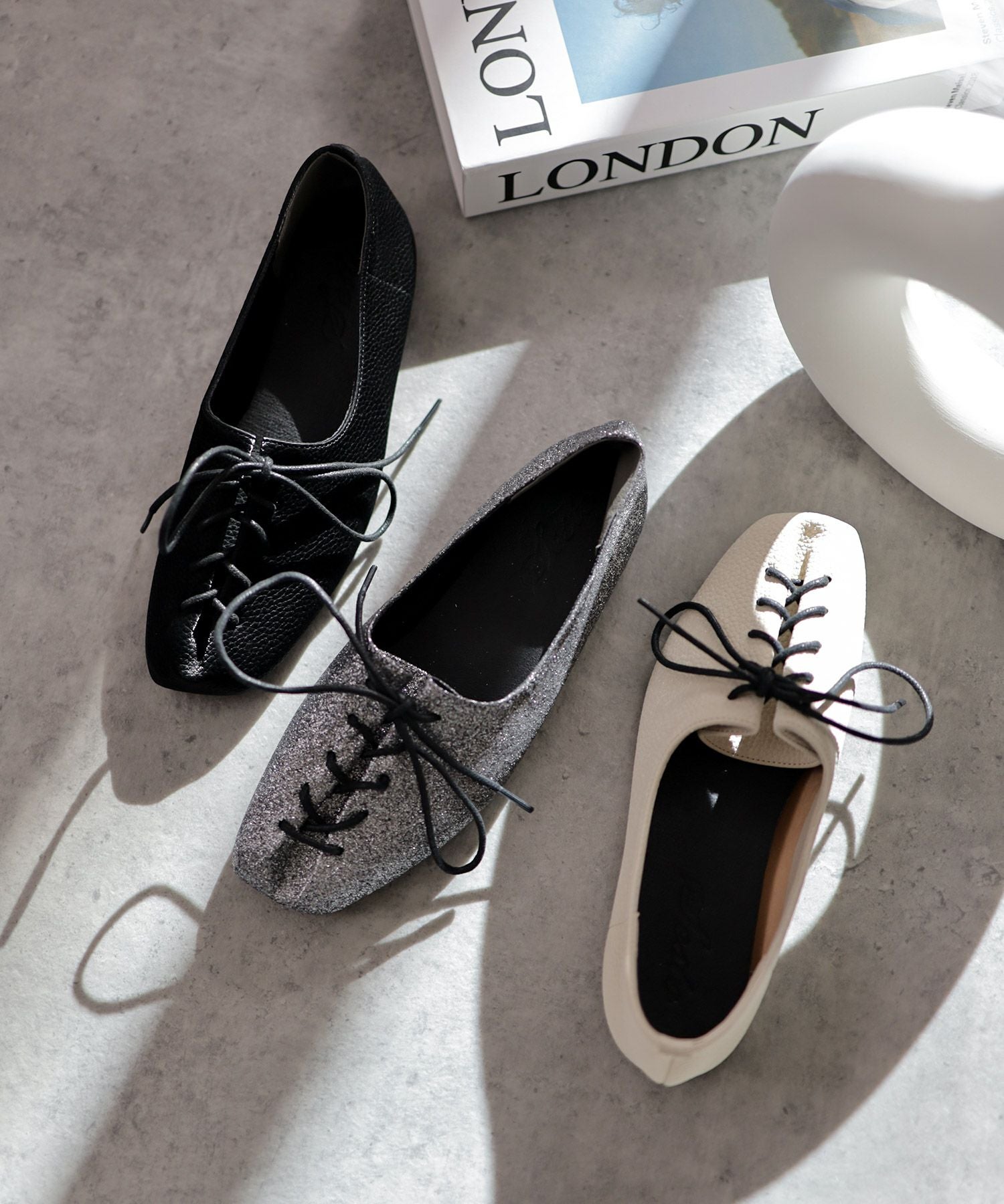 アシメトゥレースアップフラットパンプス▲返品不可