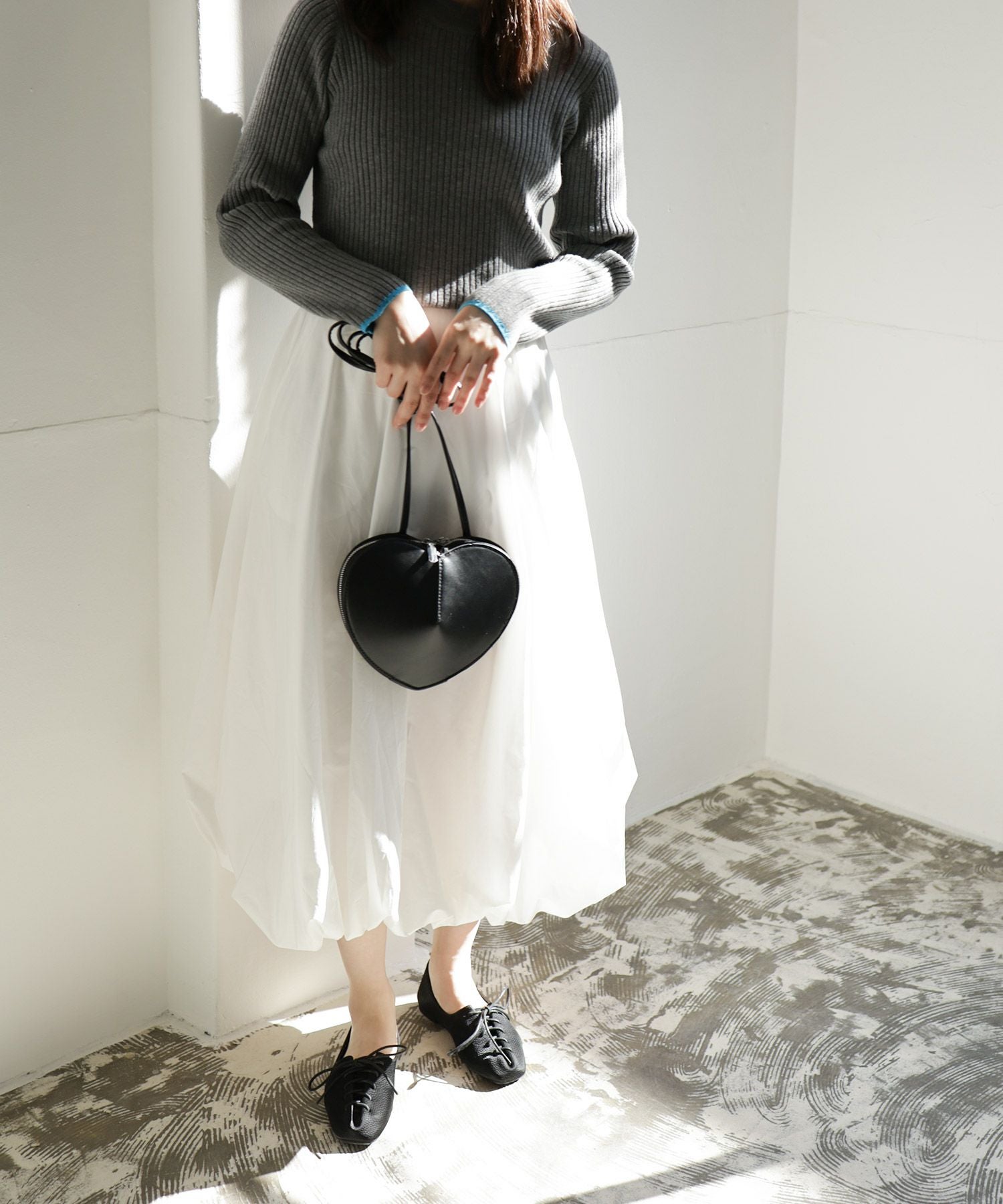 アシメトゥレースアップフラットパンプス▲返品不可