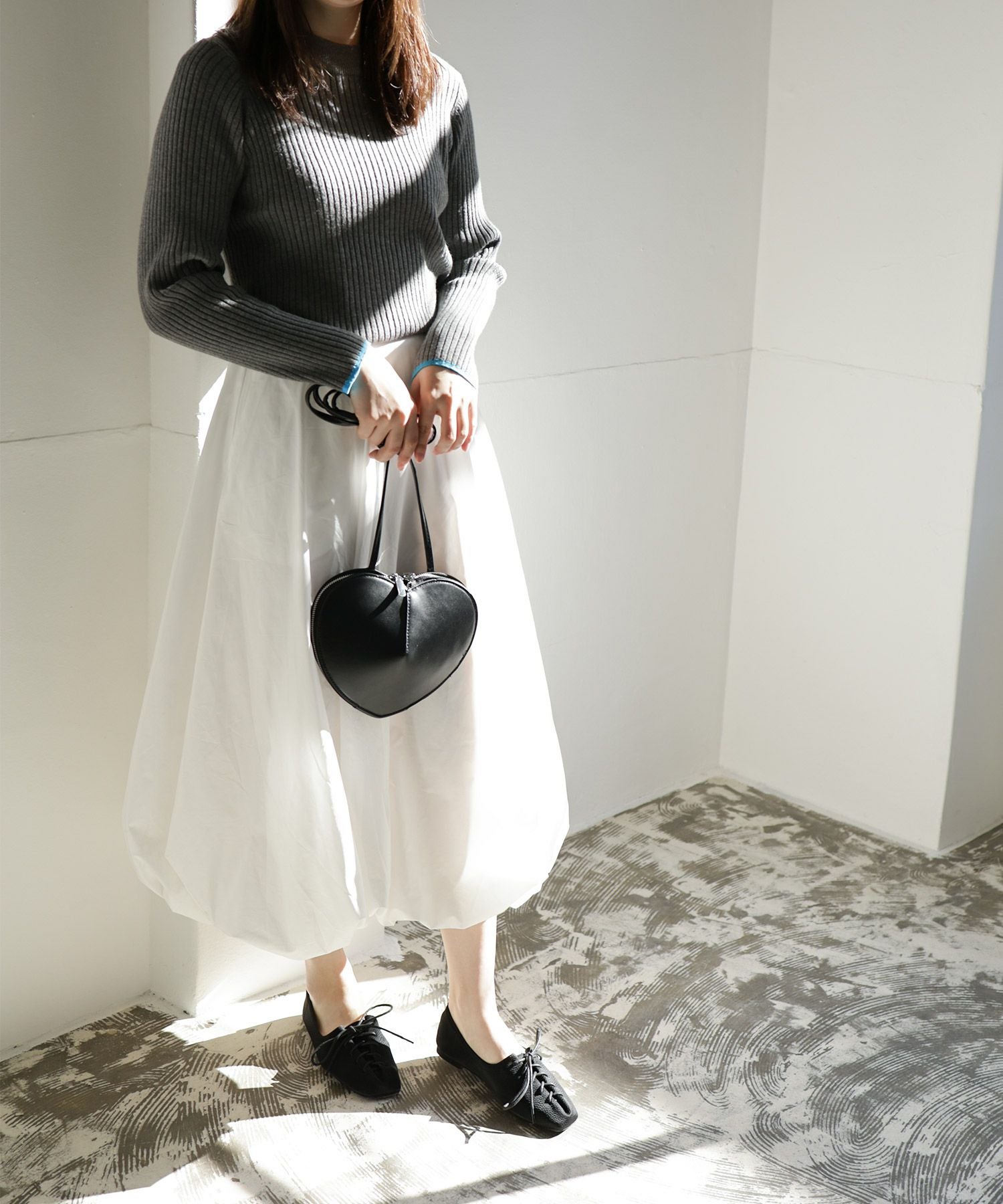 アシメトゥレースアップフラットパンプス▲返品不可