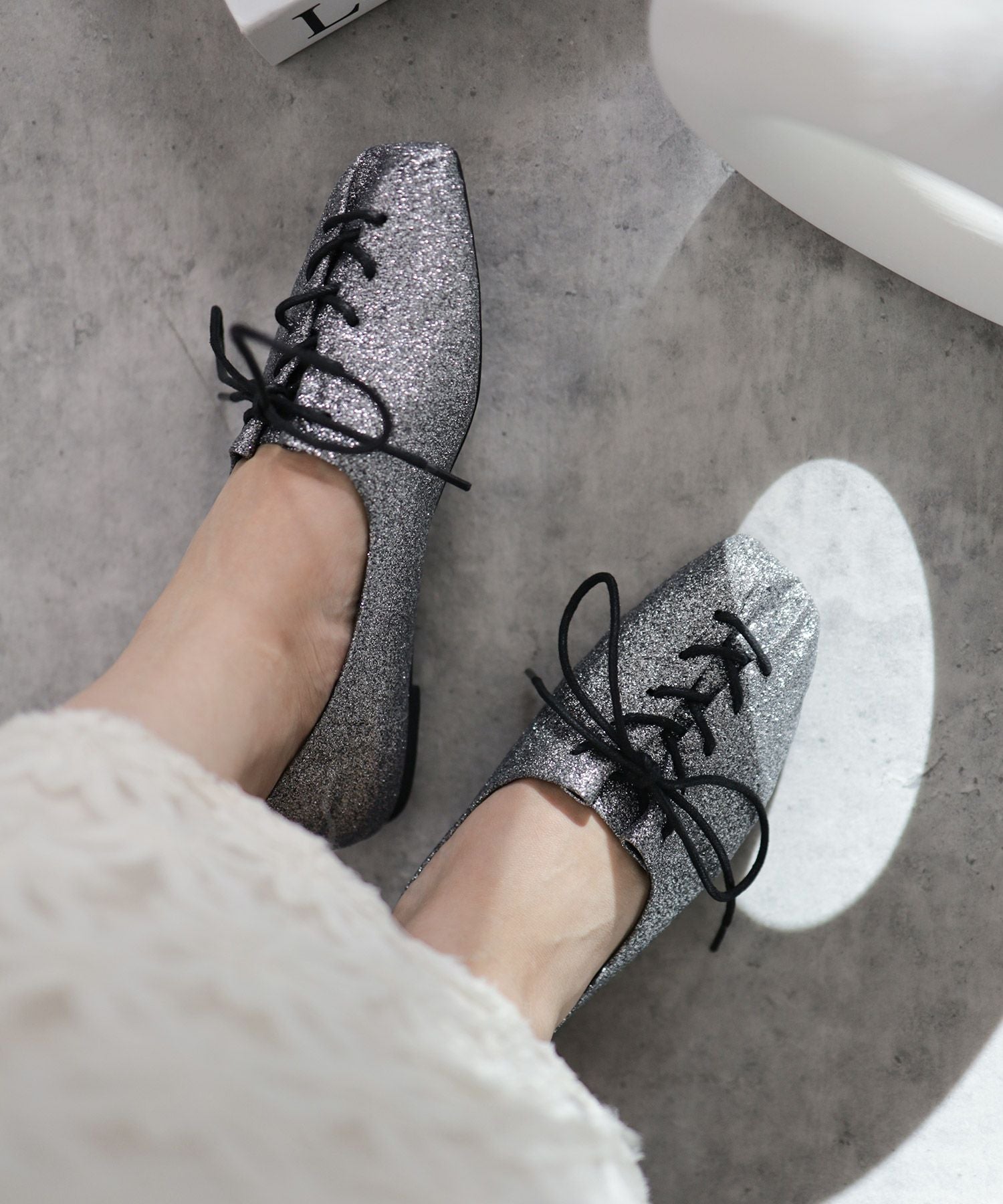 アシメトゥレースアップフラットパンプス▲返品不可