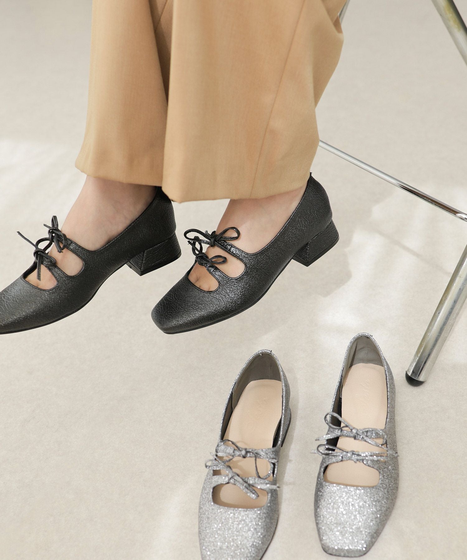 レースアップ風リボンゴムストラップメリージェーンパンプス