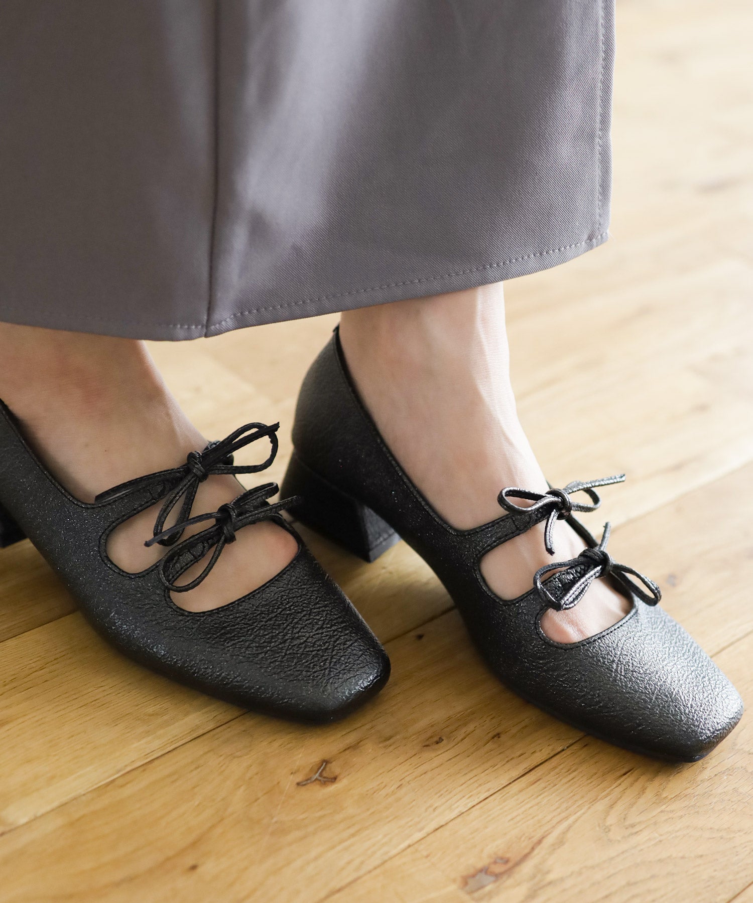 レースアップ風リボンゴムストラップメリージェーンパンプス