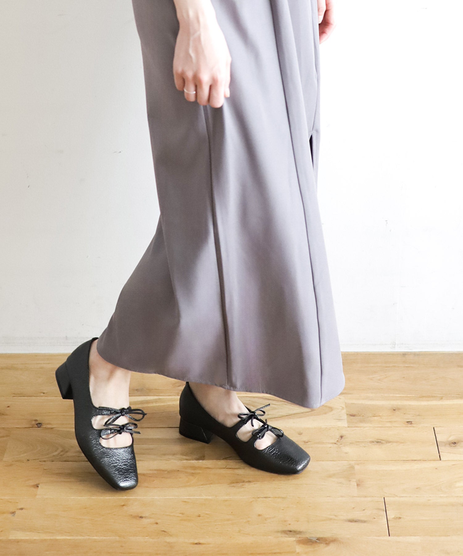 レースアップ風リボンゴムストラップメリージェーンパンプス