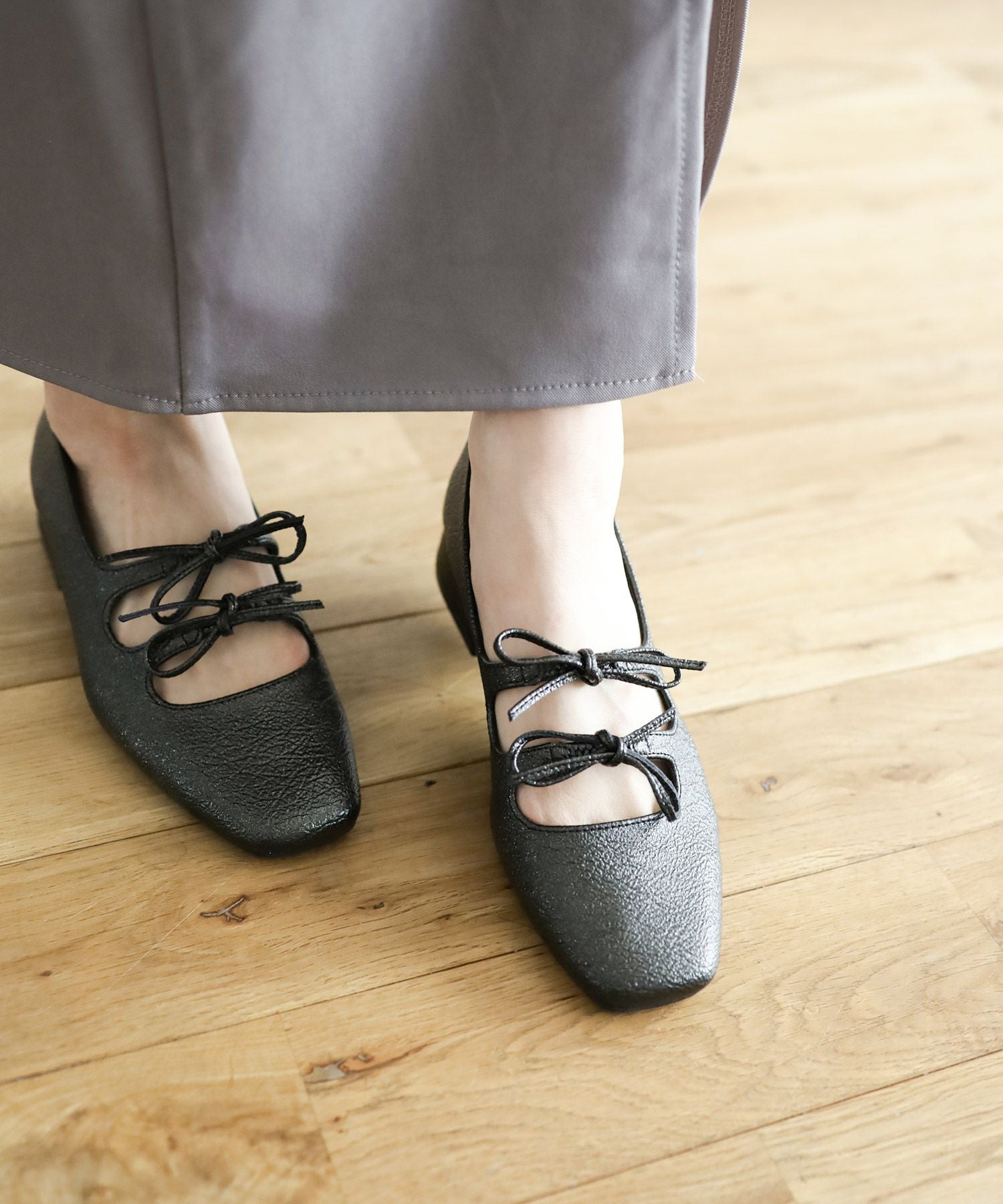 レースアップ風リボンゴムストラップメリージェーンパンプス