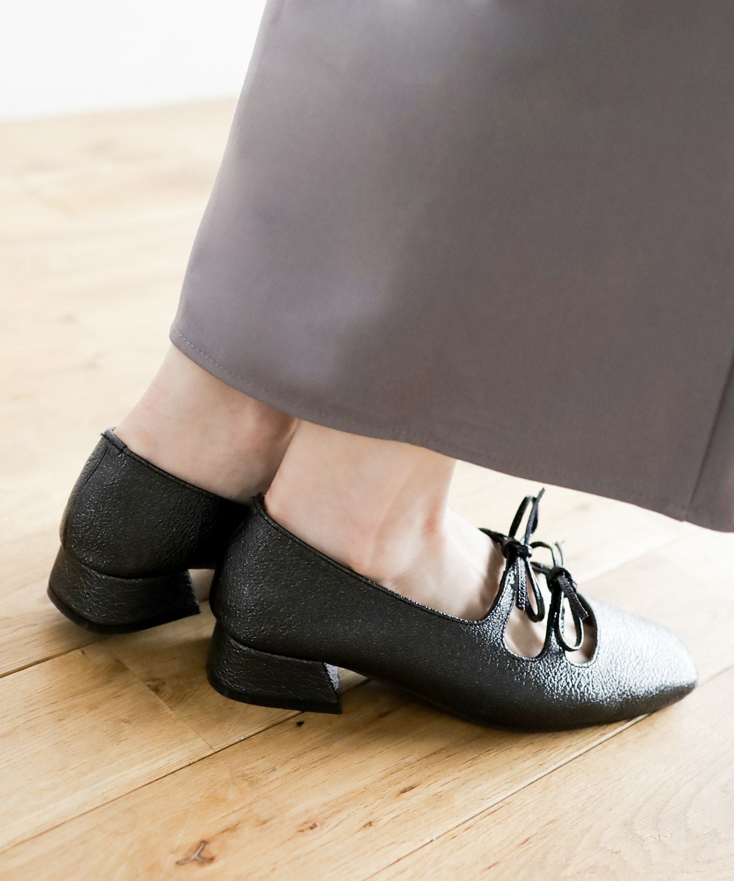 レースアップ風リボンゴムストラップメリージェーンパンプス