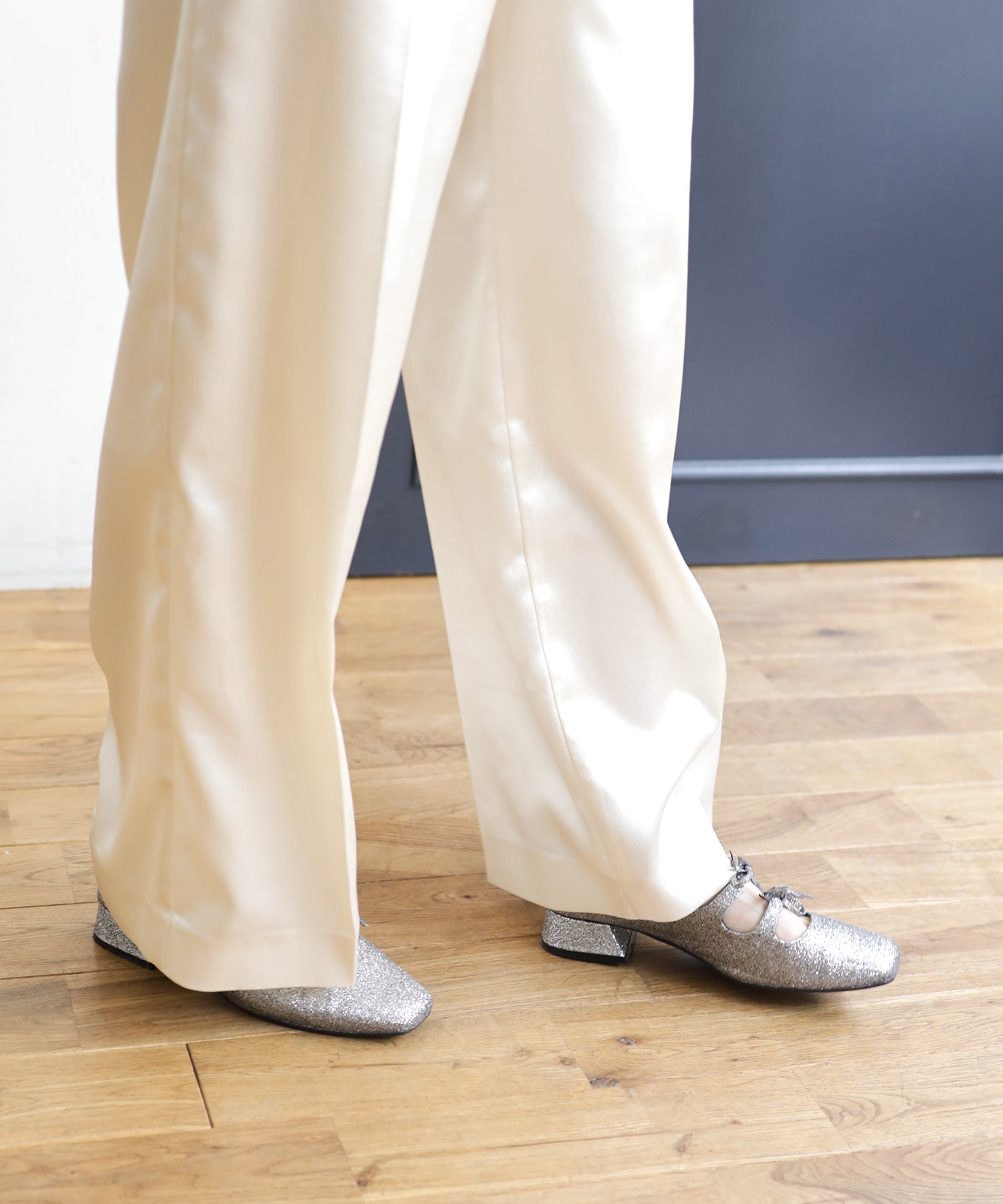 レースアップ風リボンゴムストラップメリージェーンパンプス