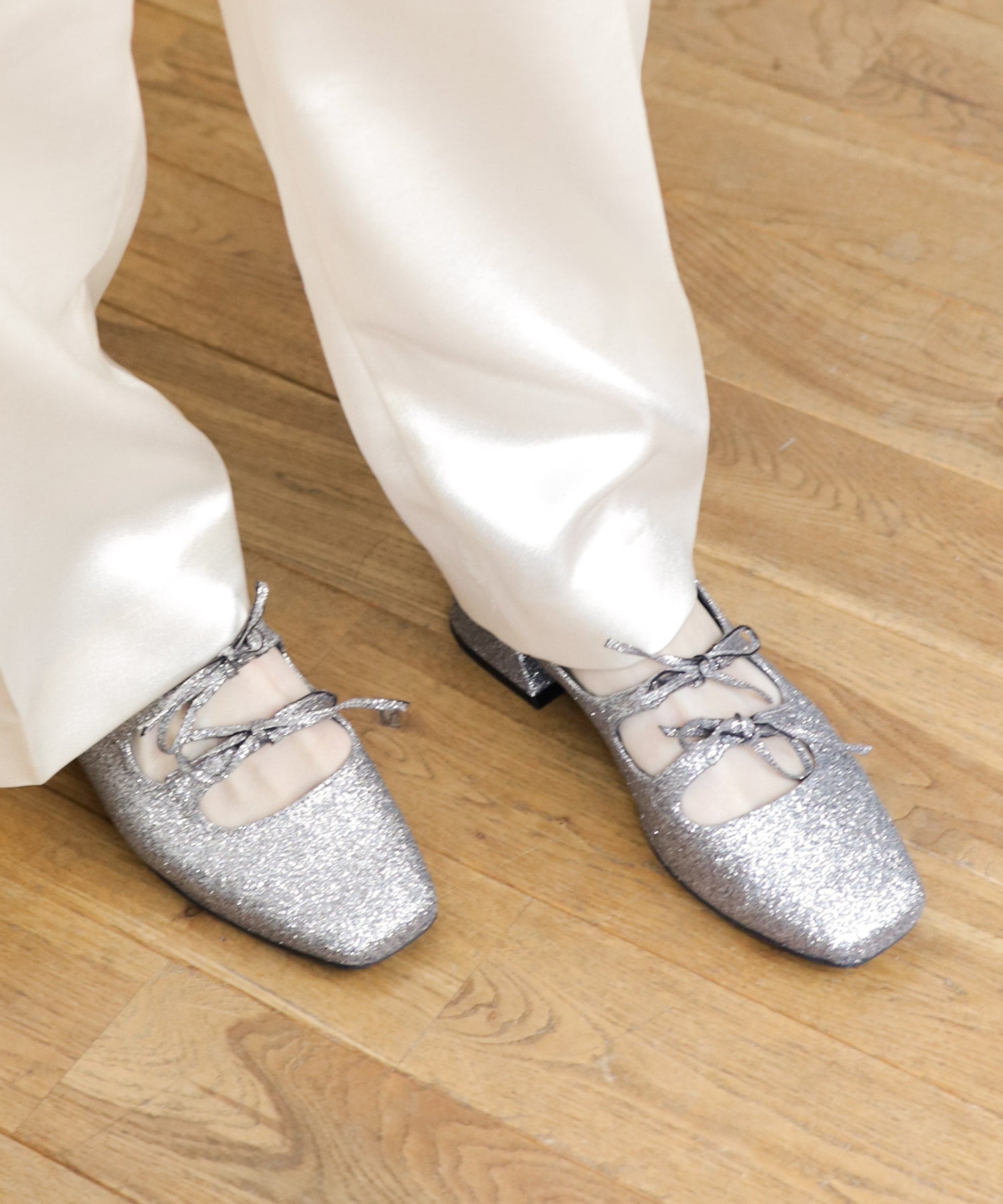 レースアップ風リボンゴムストラップメリージェーンパンプス