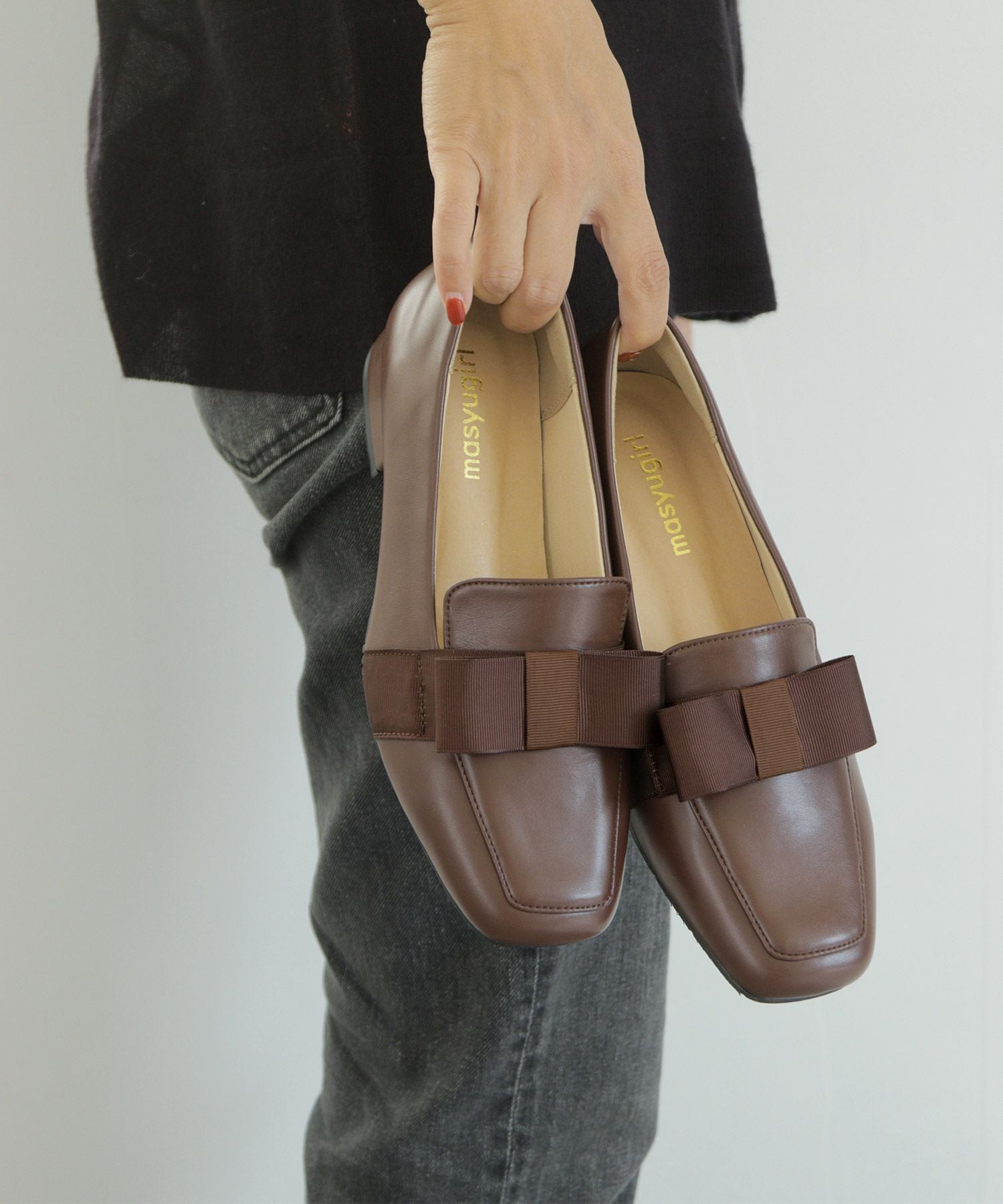 【4E幅広・大きいサイズ 防滑底】 グログランリボン ローヒール スクエアトゥパンプス